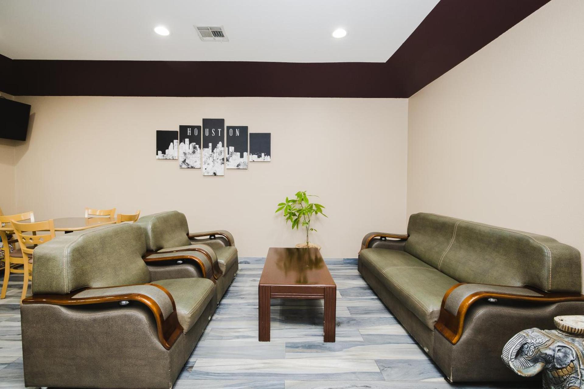 Sapphire Inn & Suites photo 4