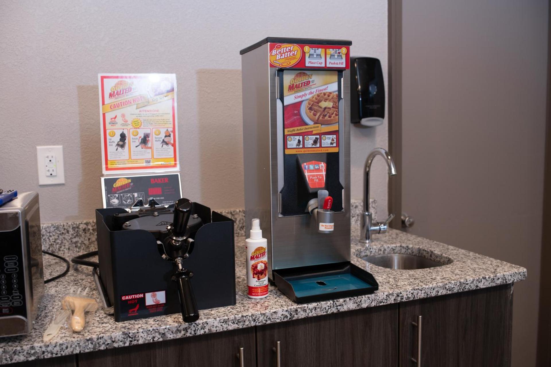 AmericInn by Wyndham Madison WI photo 3