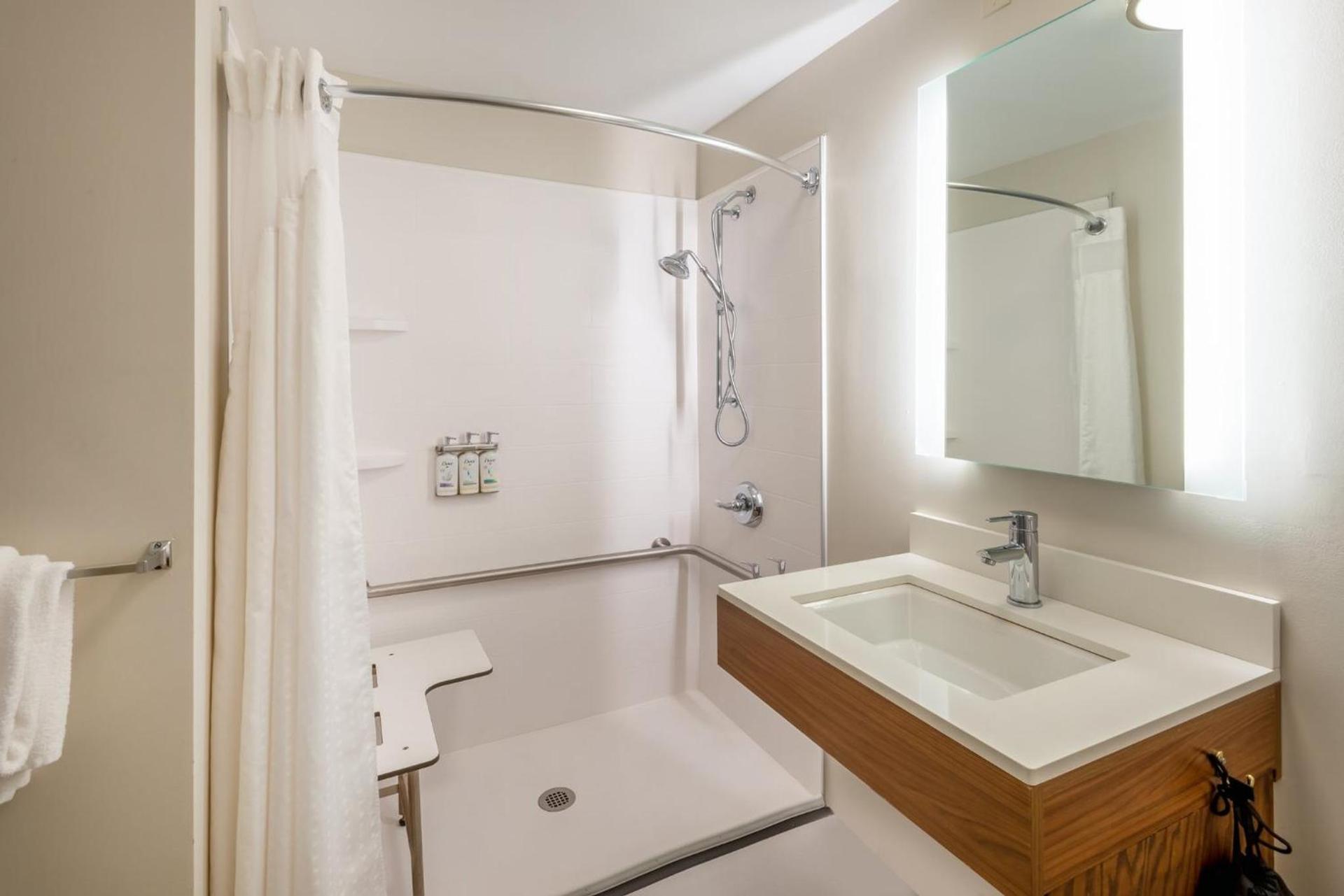 Holiday Inn Express Vermilion by IHG photo 40
