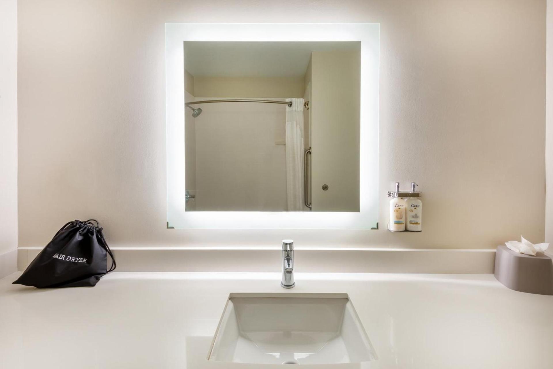 Holiday Inn Express Vermilion by IHG photo 7