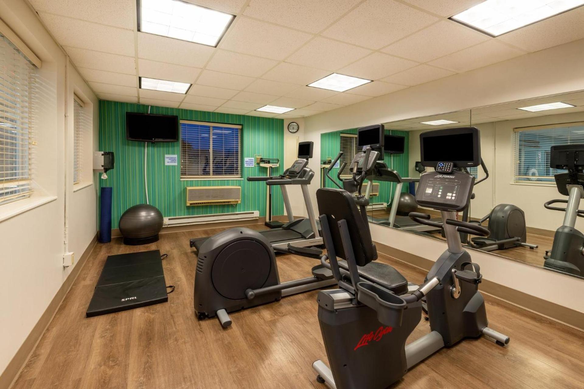 Holiday Inn Express Vermilion by IHG photo 21