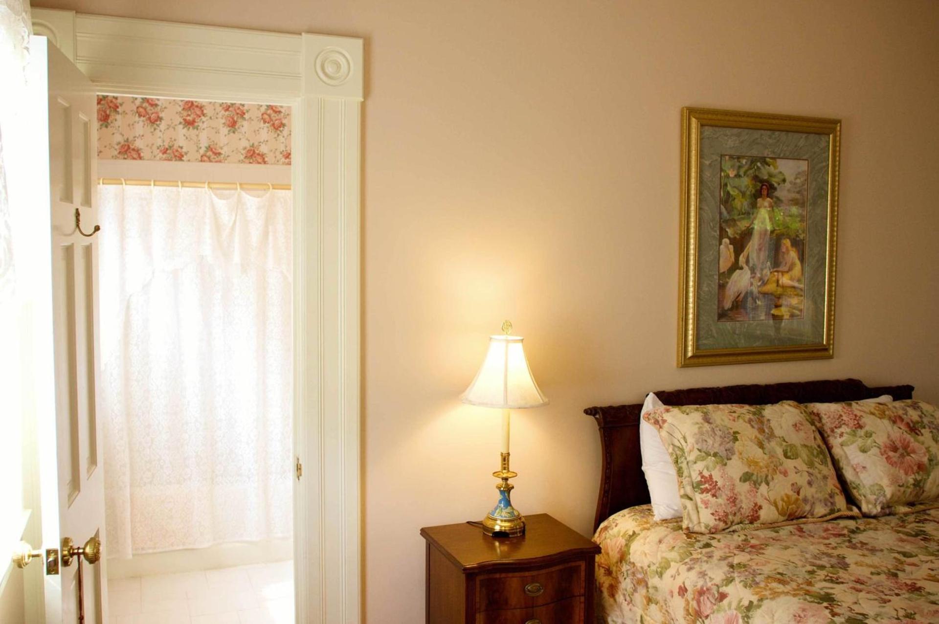 Lookaway Inn photo 36