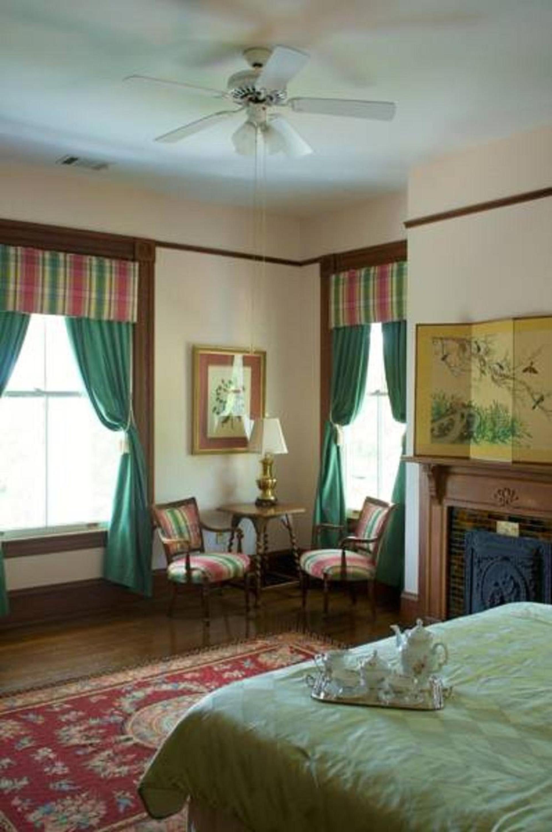 Lookaway Inn photo 47