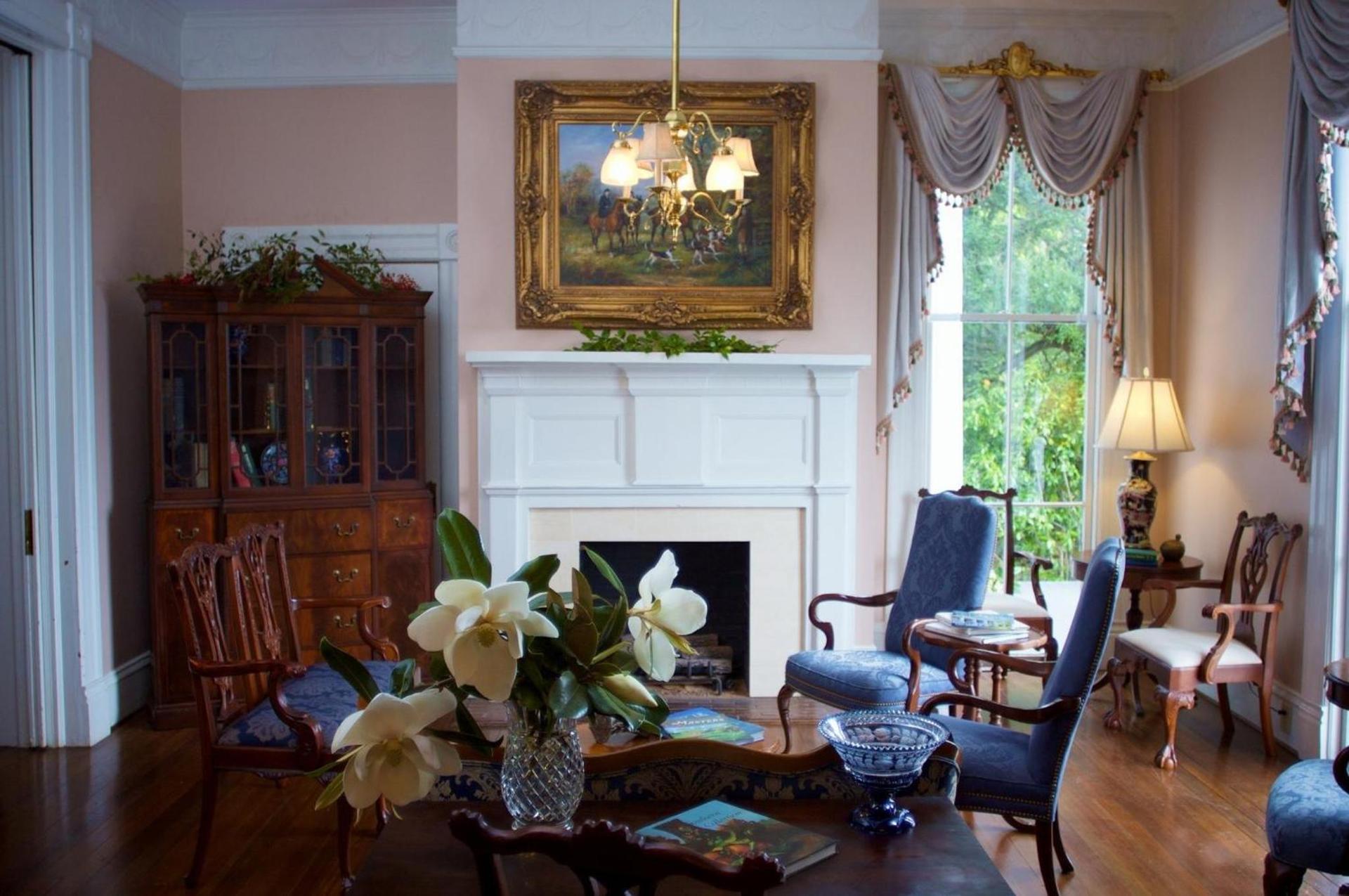 Lookaway Inn photo 19