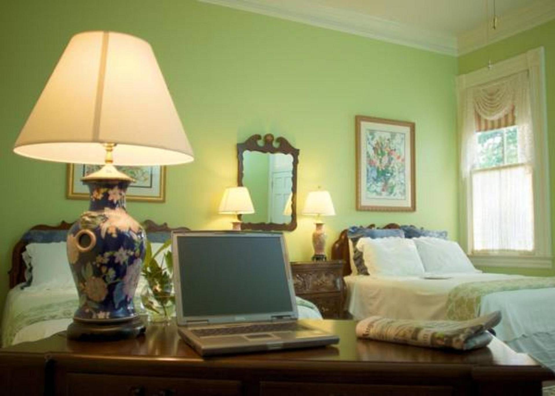 Lookaway Inn photo 33