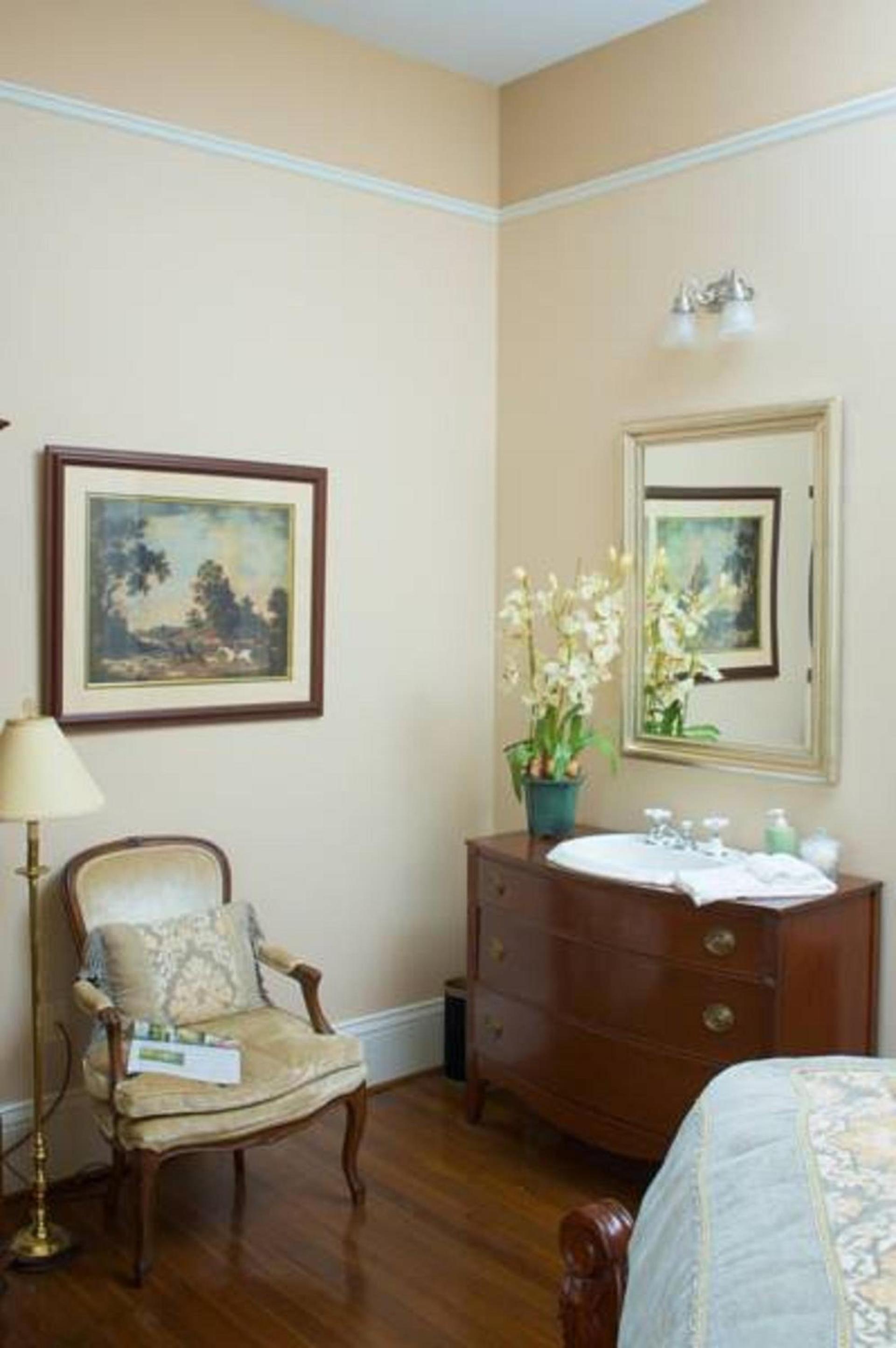Lookaway Inn photo 34