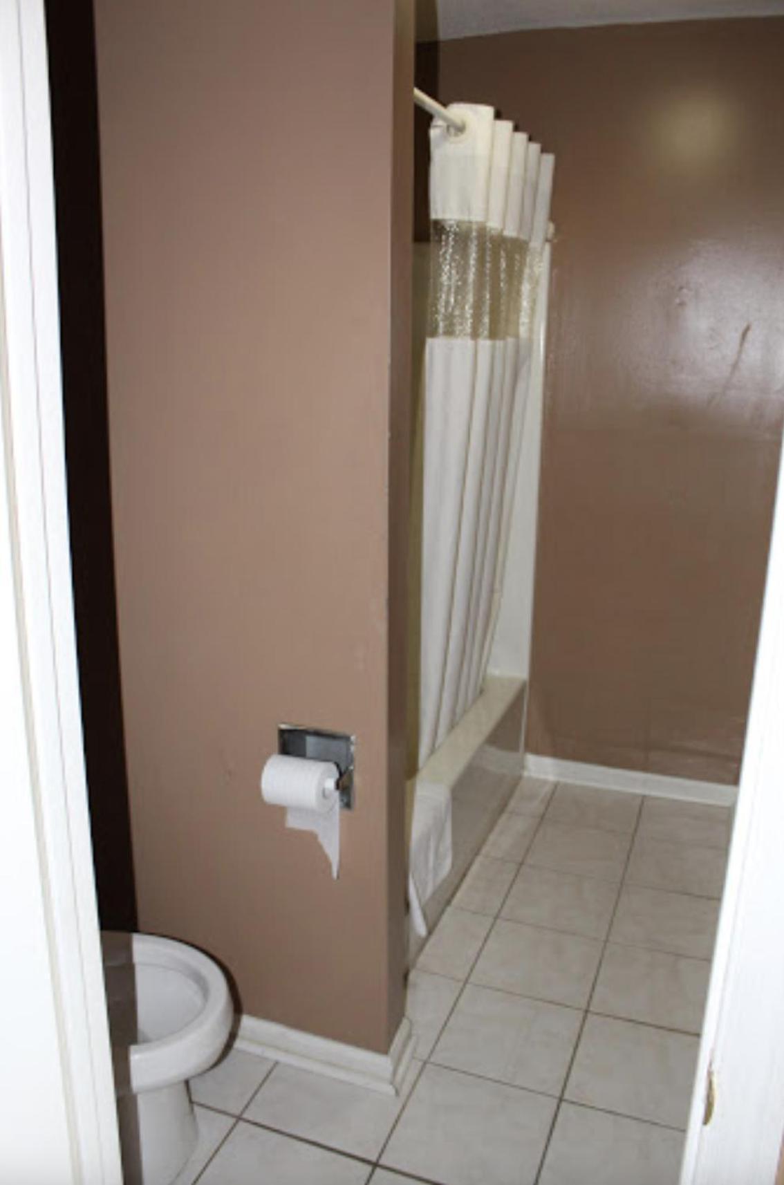 economy inn augusta photo 4