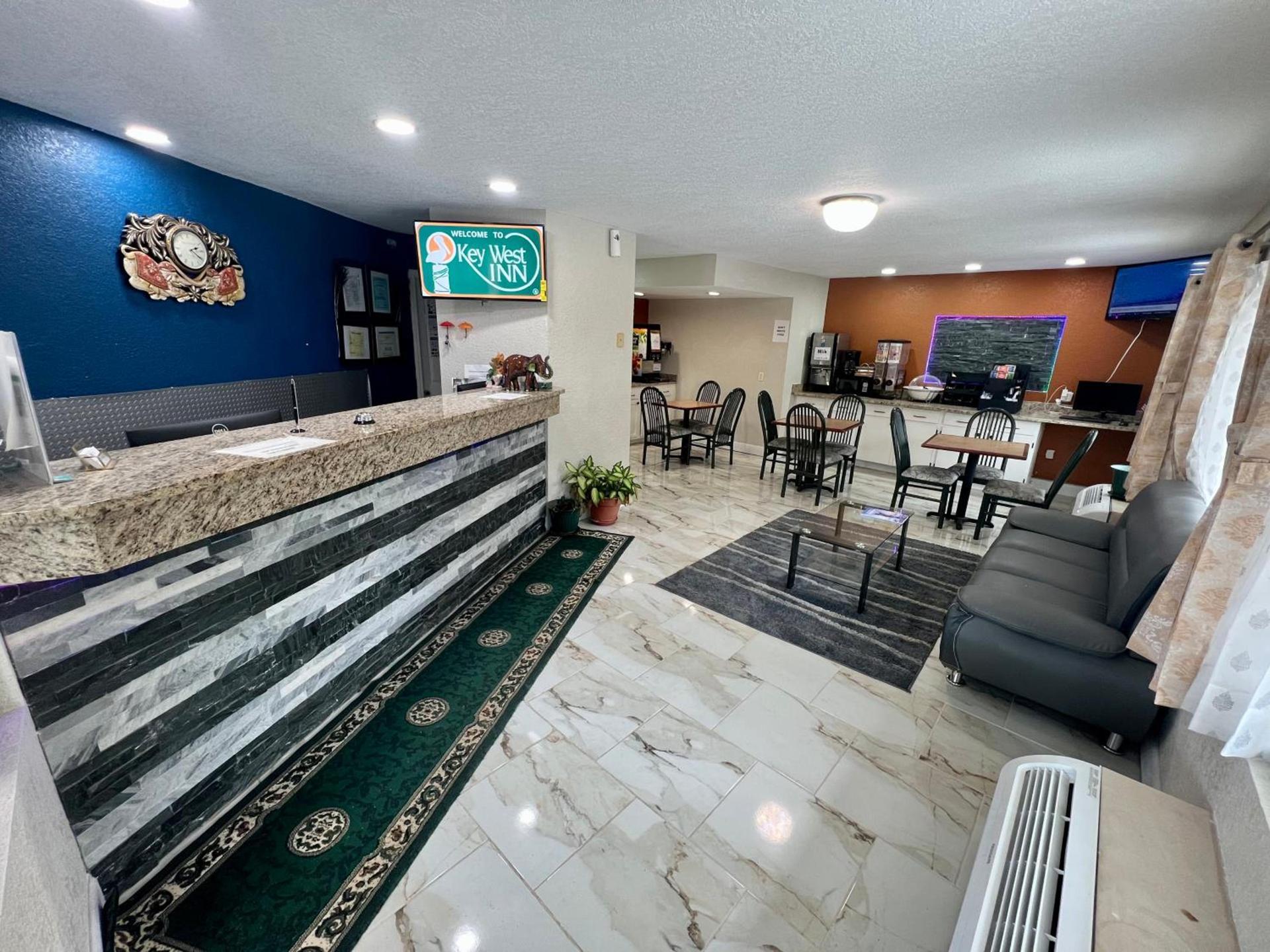 Key West Inn - Roanoke photo 9