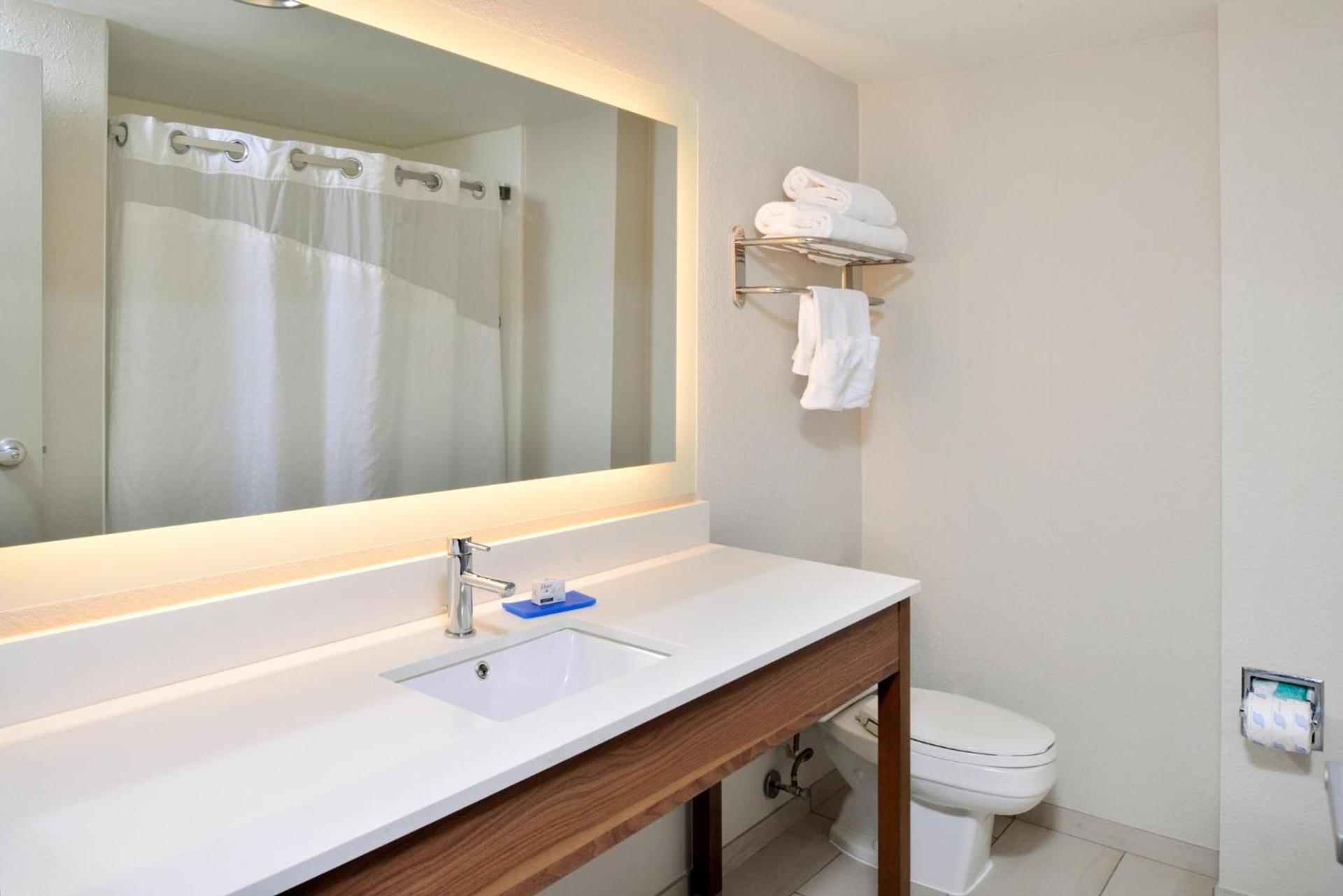 Holiday Inn Express Blowing Rock South, an IHG Hotel photo 71