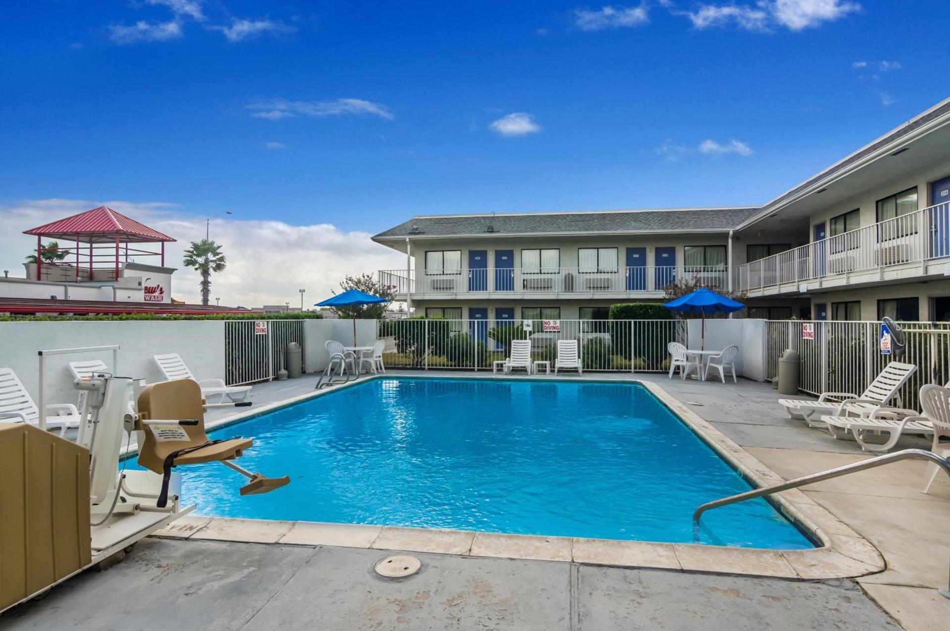 Motel 6-College Station, TX - Bryan photo 38