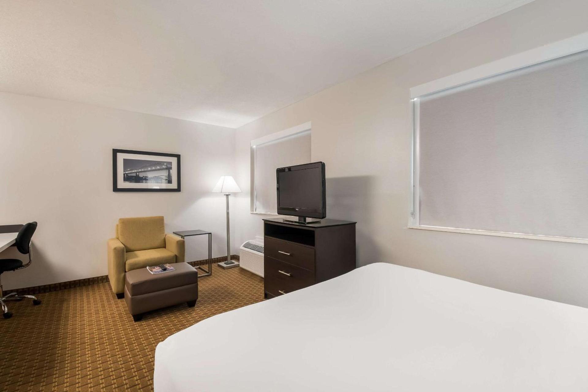 MainStay Suites Chattanooga Hamilton Place photo 16
