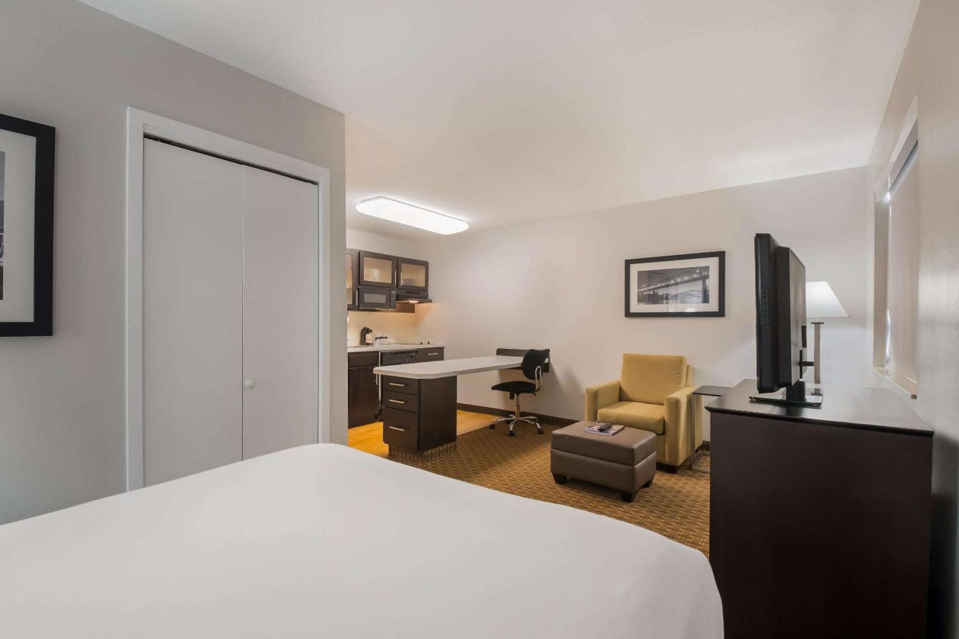 MainStay Suites Chattanooga Hamilton Place photo 17