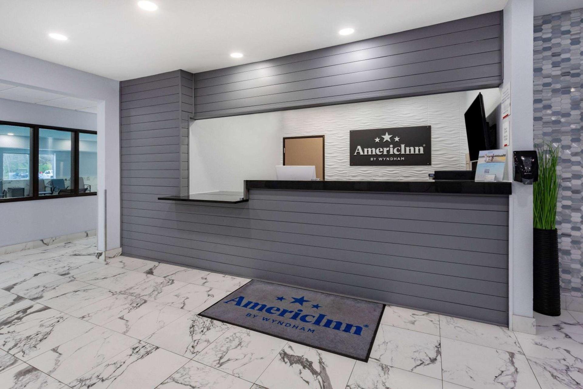 AmericInn by Wyndham Quincy photo 7