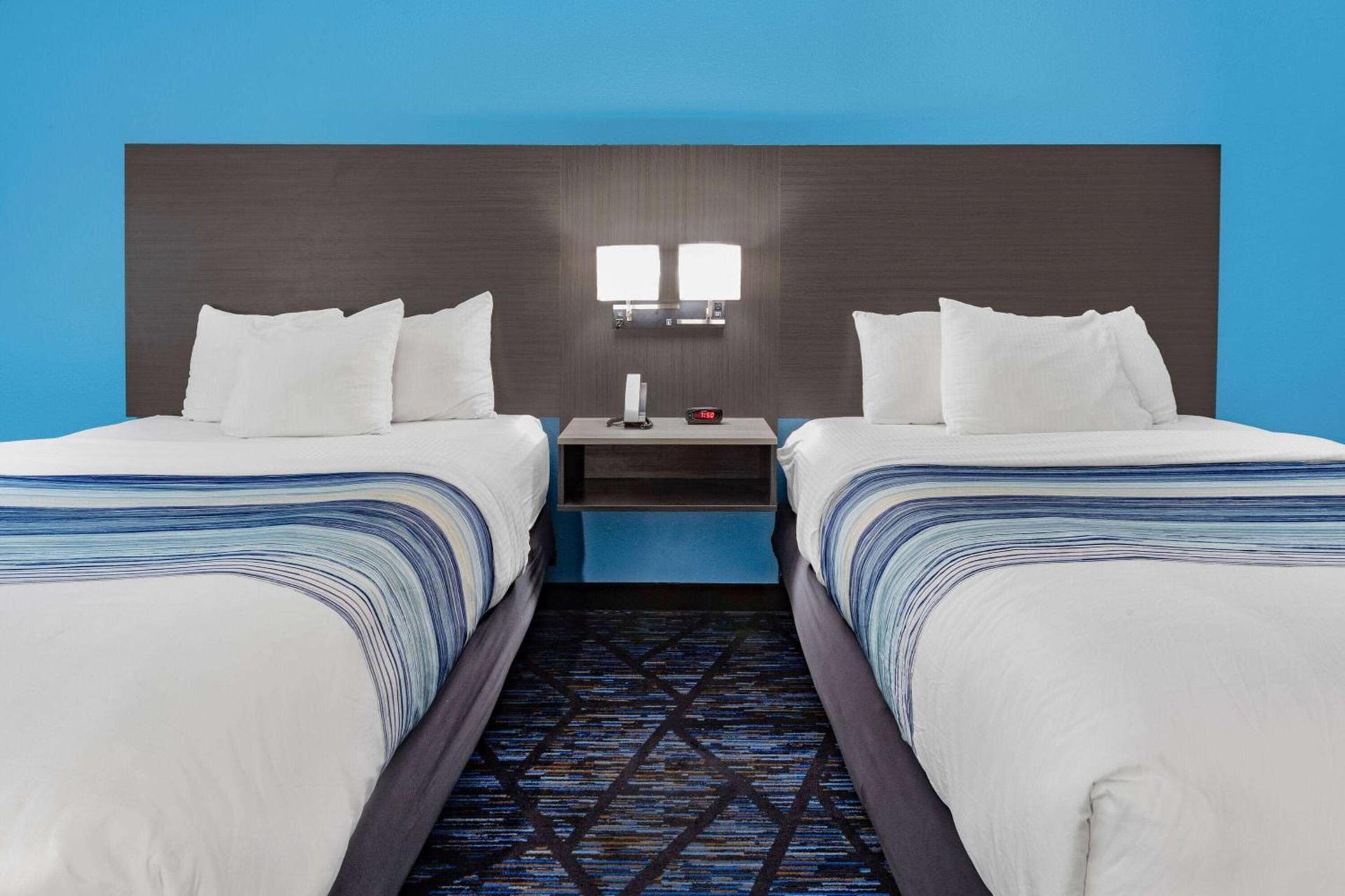 AmericInn by Wyndham Quincy photo 17