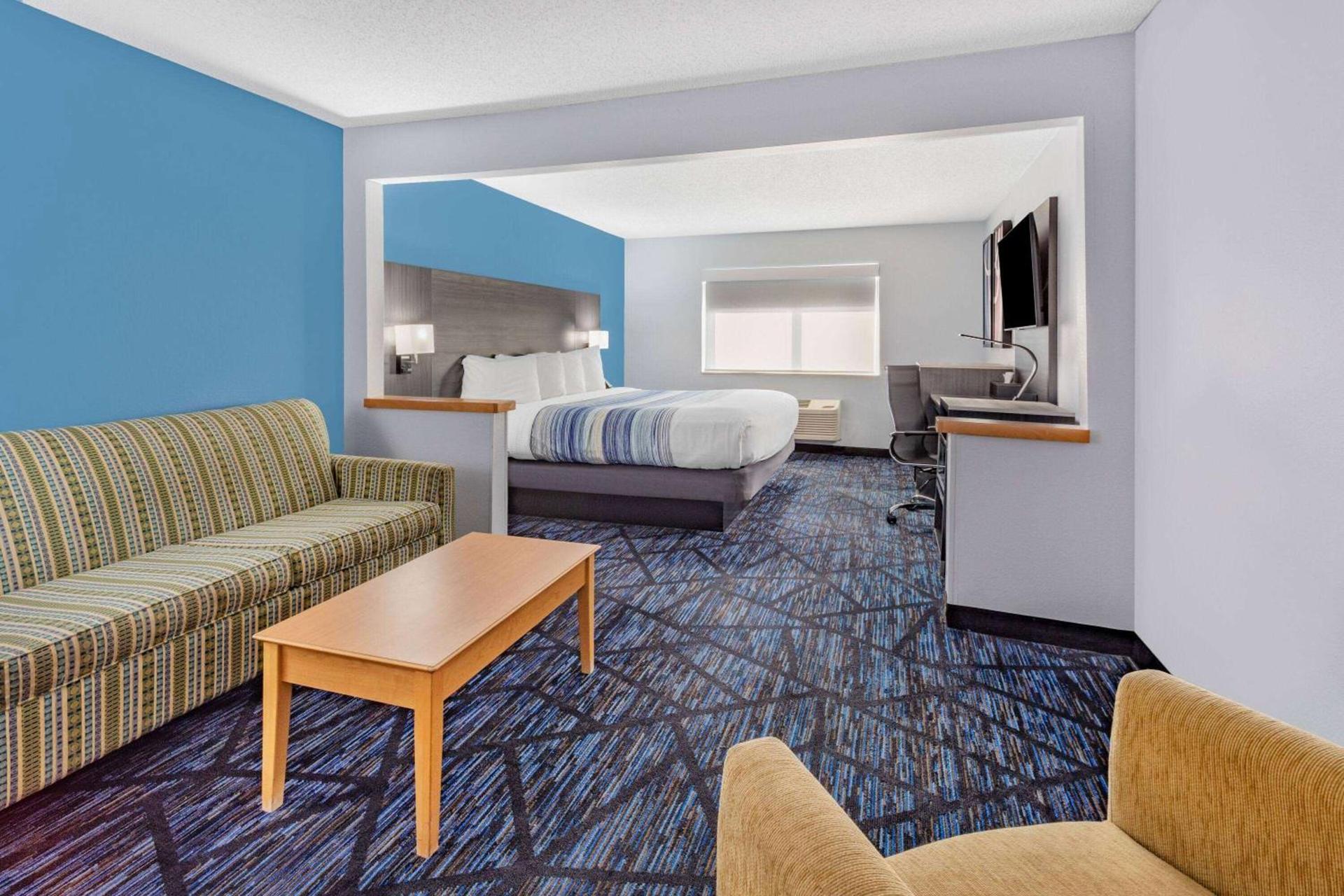 AmericInn by Wyndham Quincy photo 25