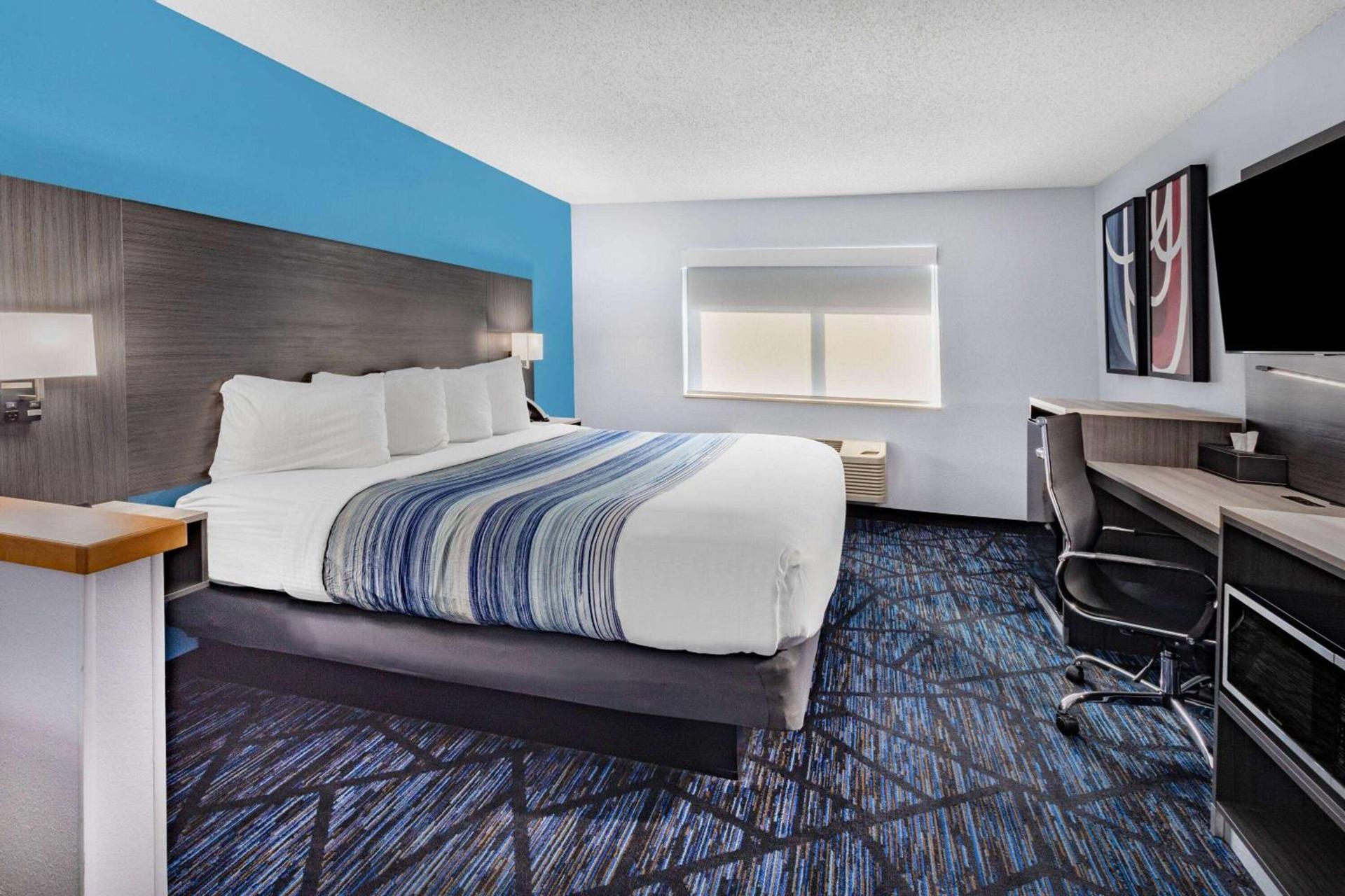 AmericInn by Wyndham Quincy photo 26