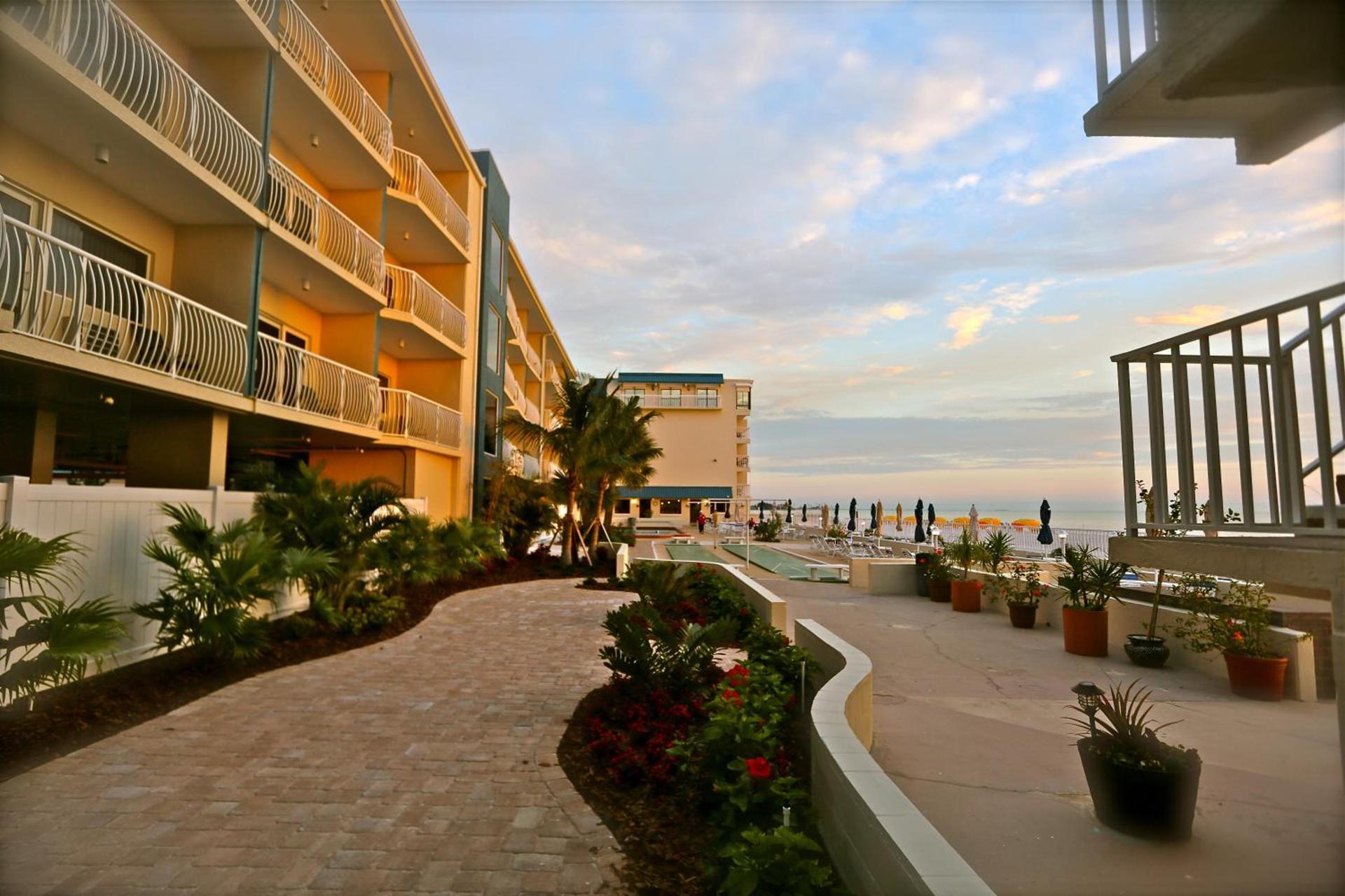 Shoreline Island Resort - Exclusively Adult photo 21