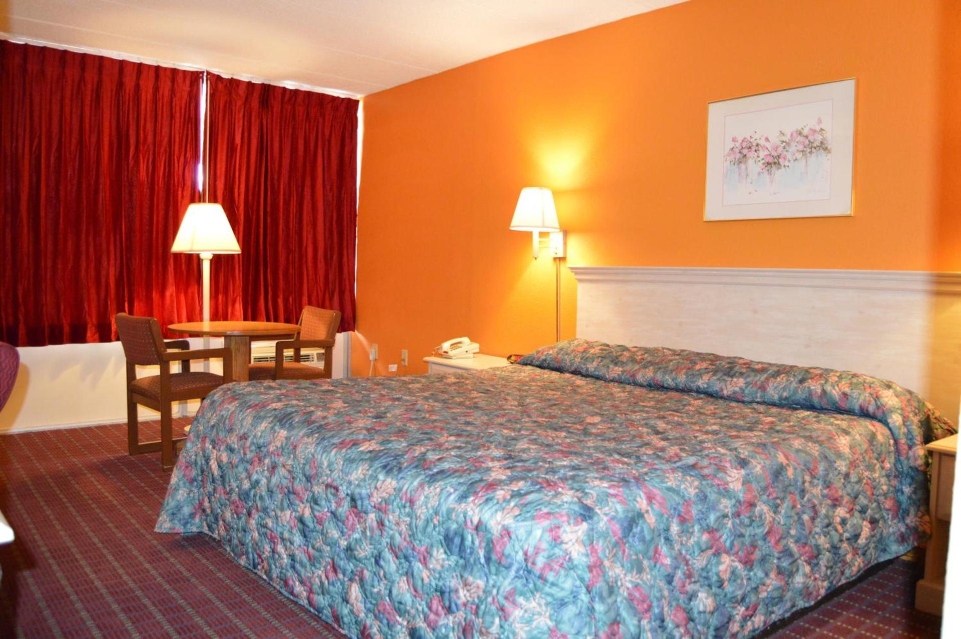 Travelers Inn photo 17