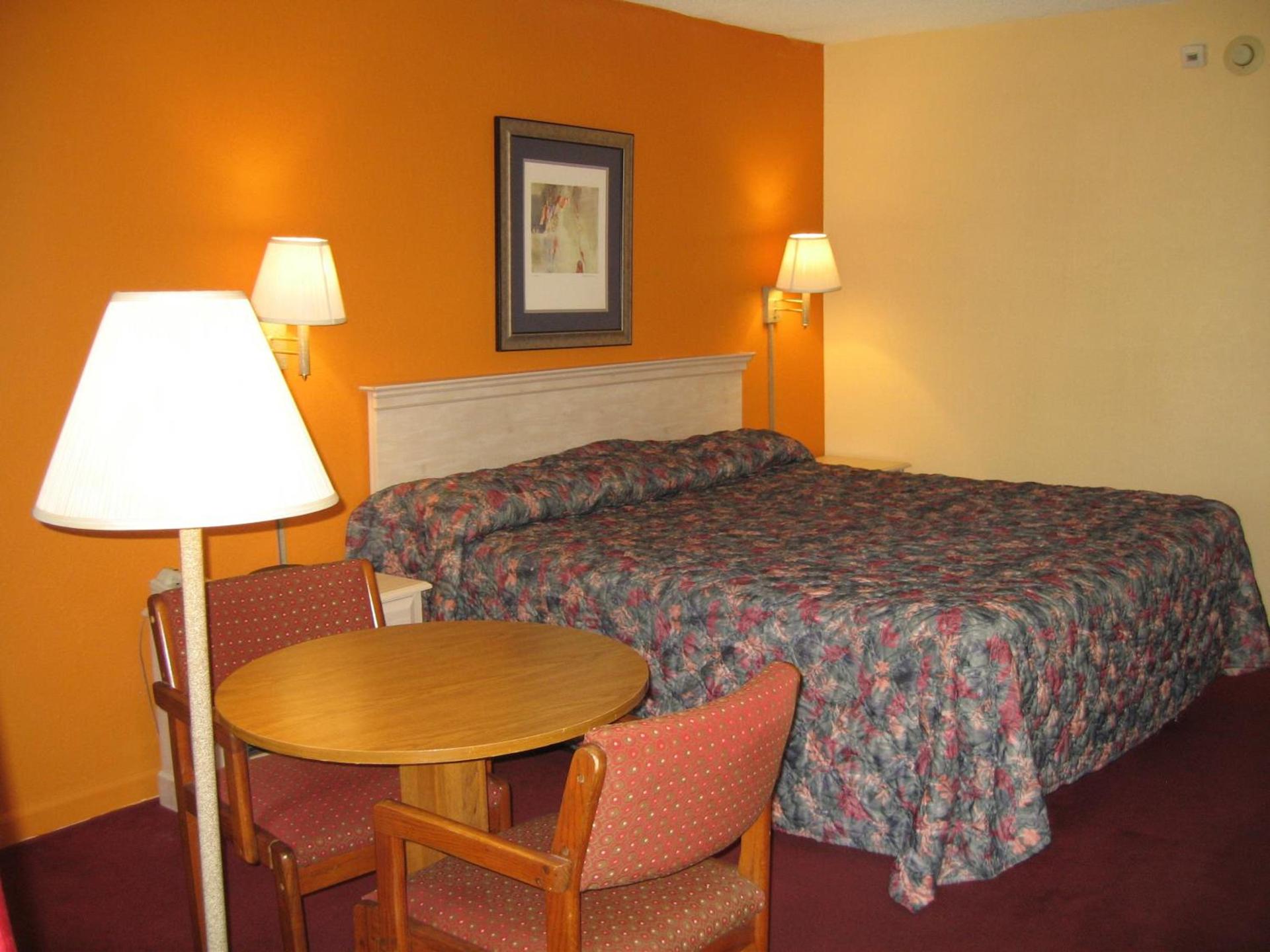 Travelers Inn photo 18