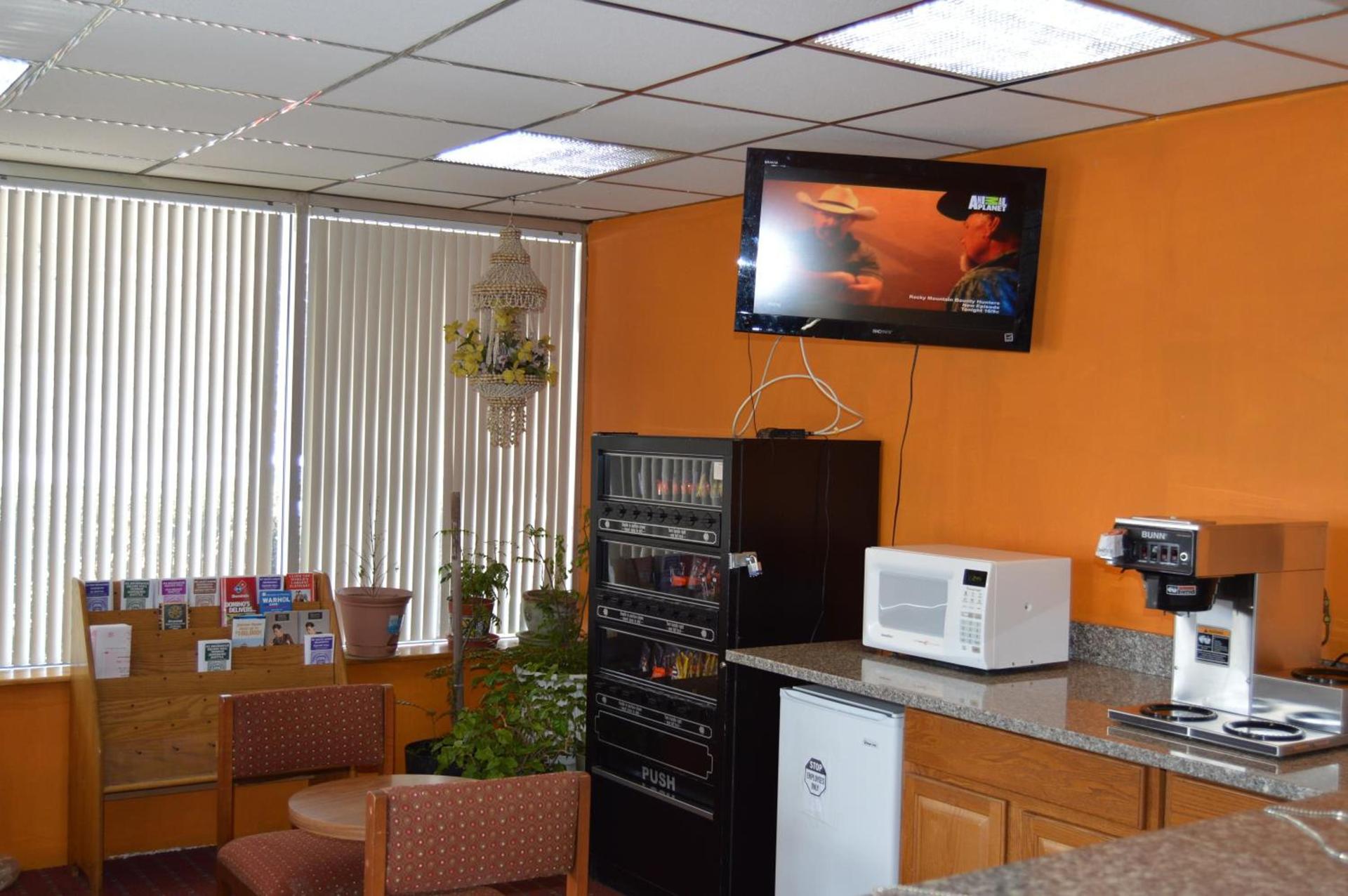 Travelers Inn photo 20