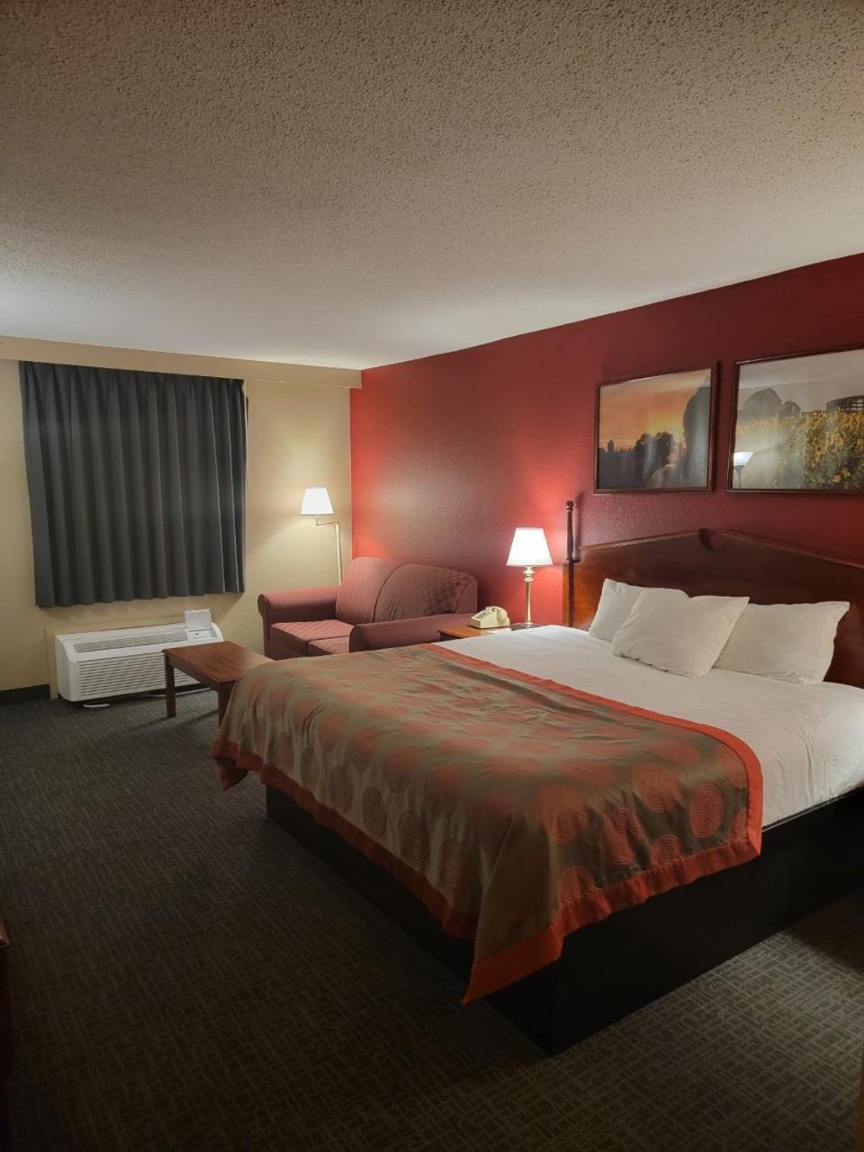 Ramada by Wyndham Angola/Fremont Area photo 36