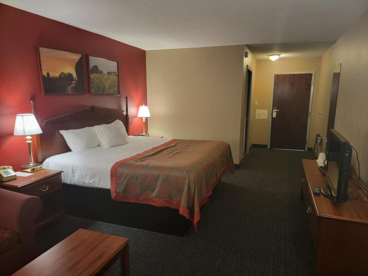 Ramada by Wyndham Angola/Fremont Area photo 37