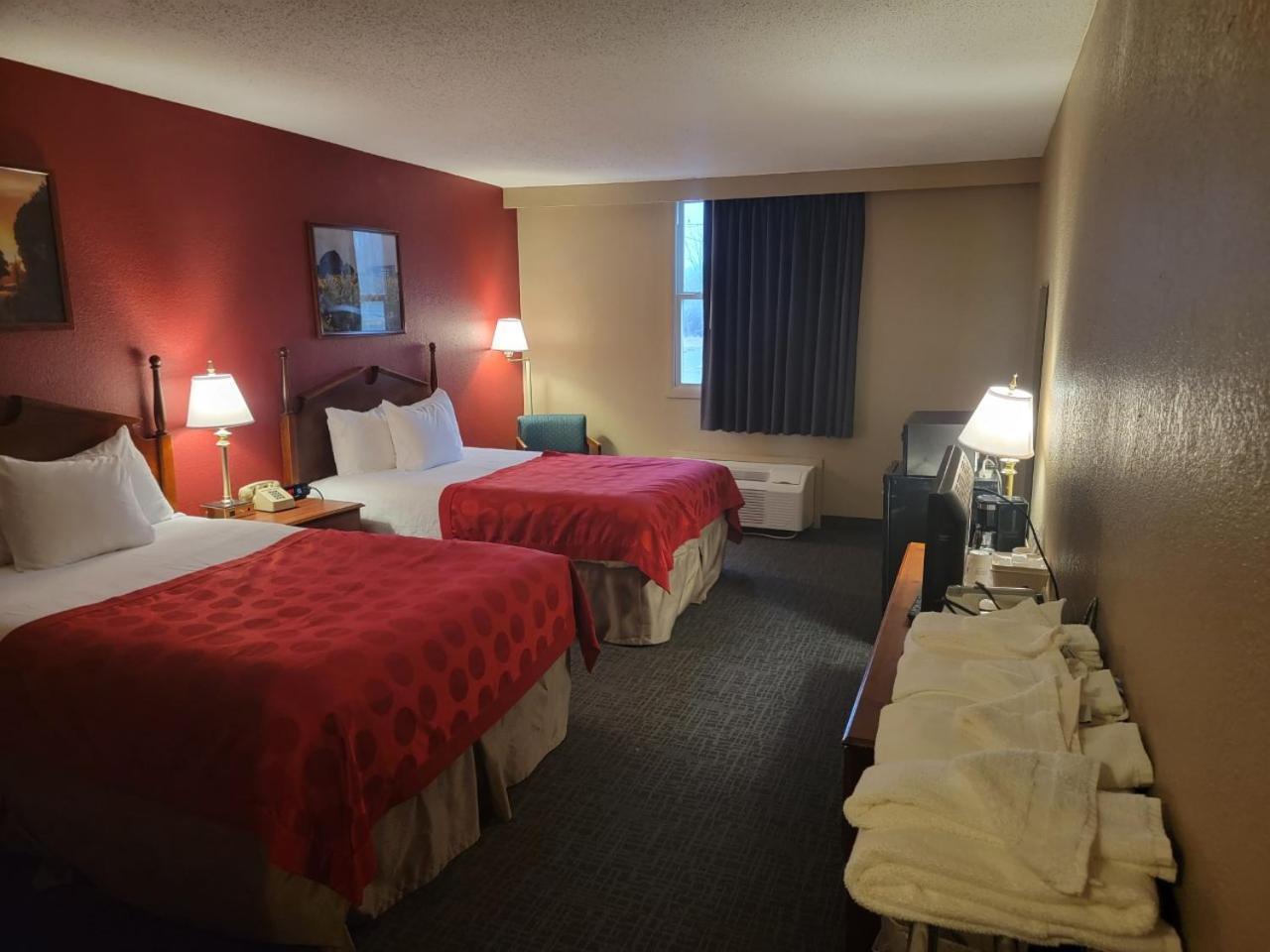 Ramada by Wyndham Angola/Fremont Area photo 40