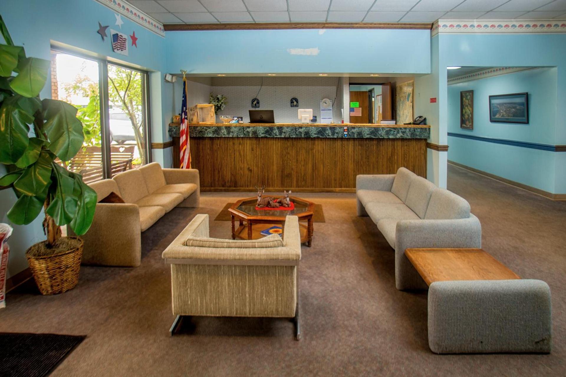 Lafayette Inn photo 2