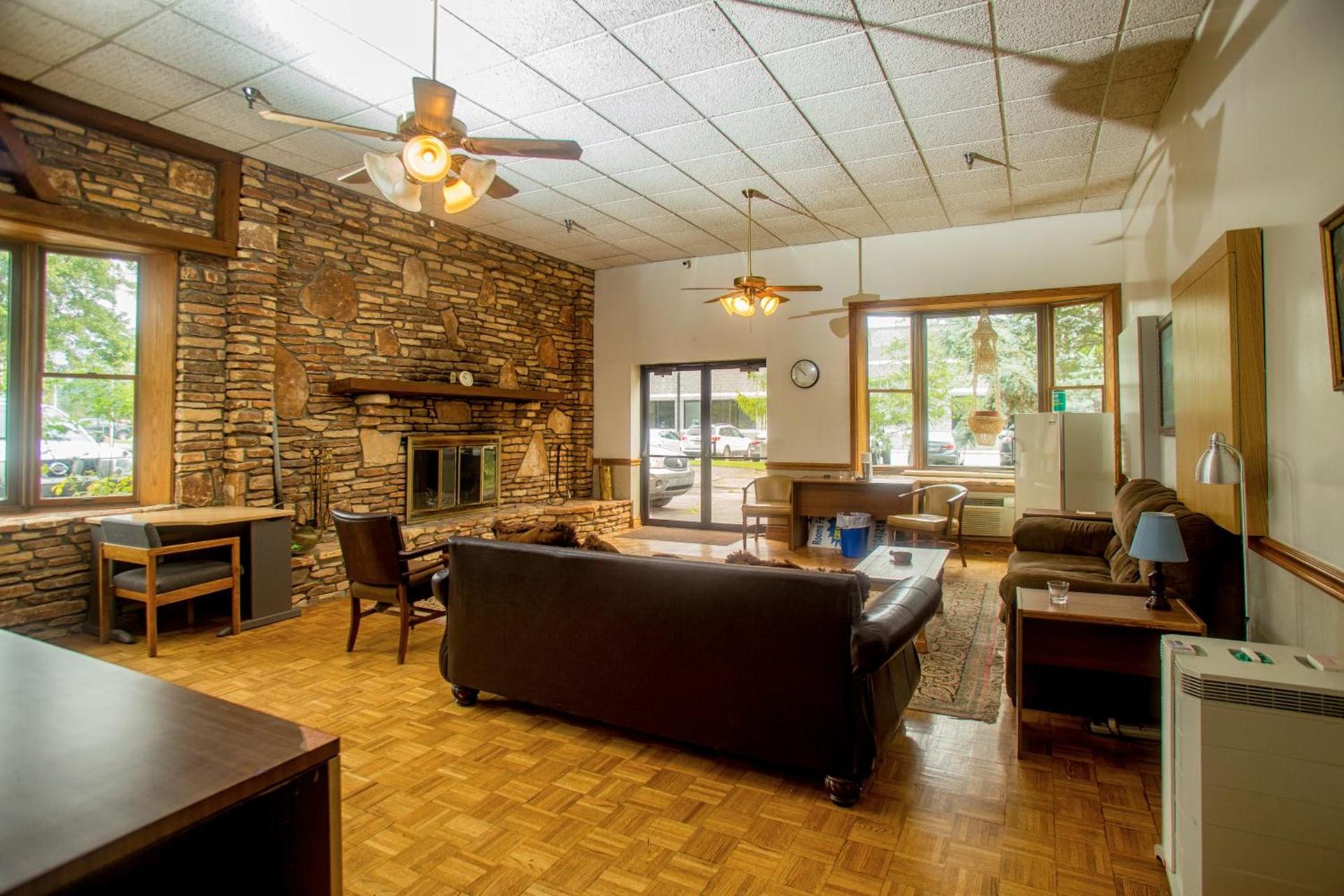 Lafayette Inn photo 26