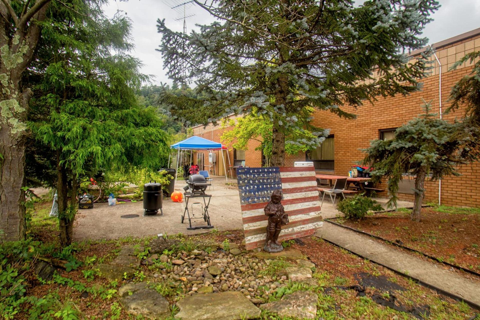 Lafayette Inn photo 9
