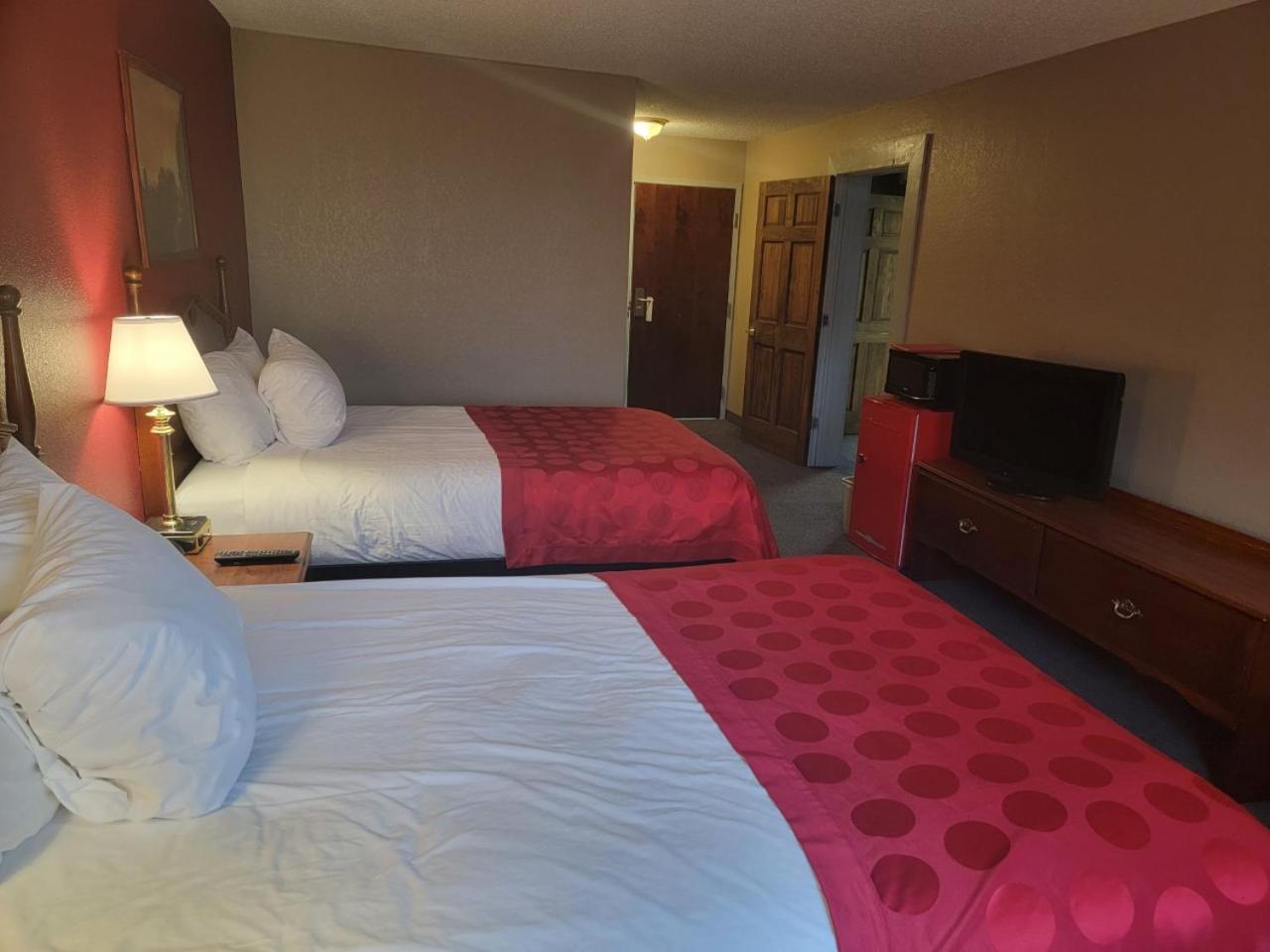 Ramada by Wyndham Angola/Fremont Area photo 45