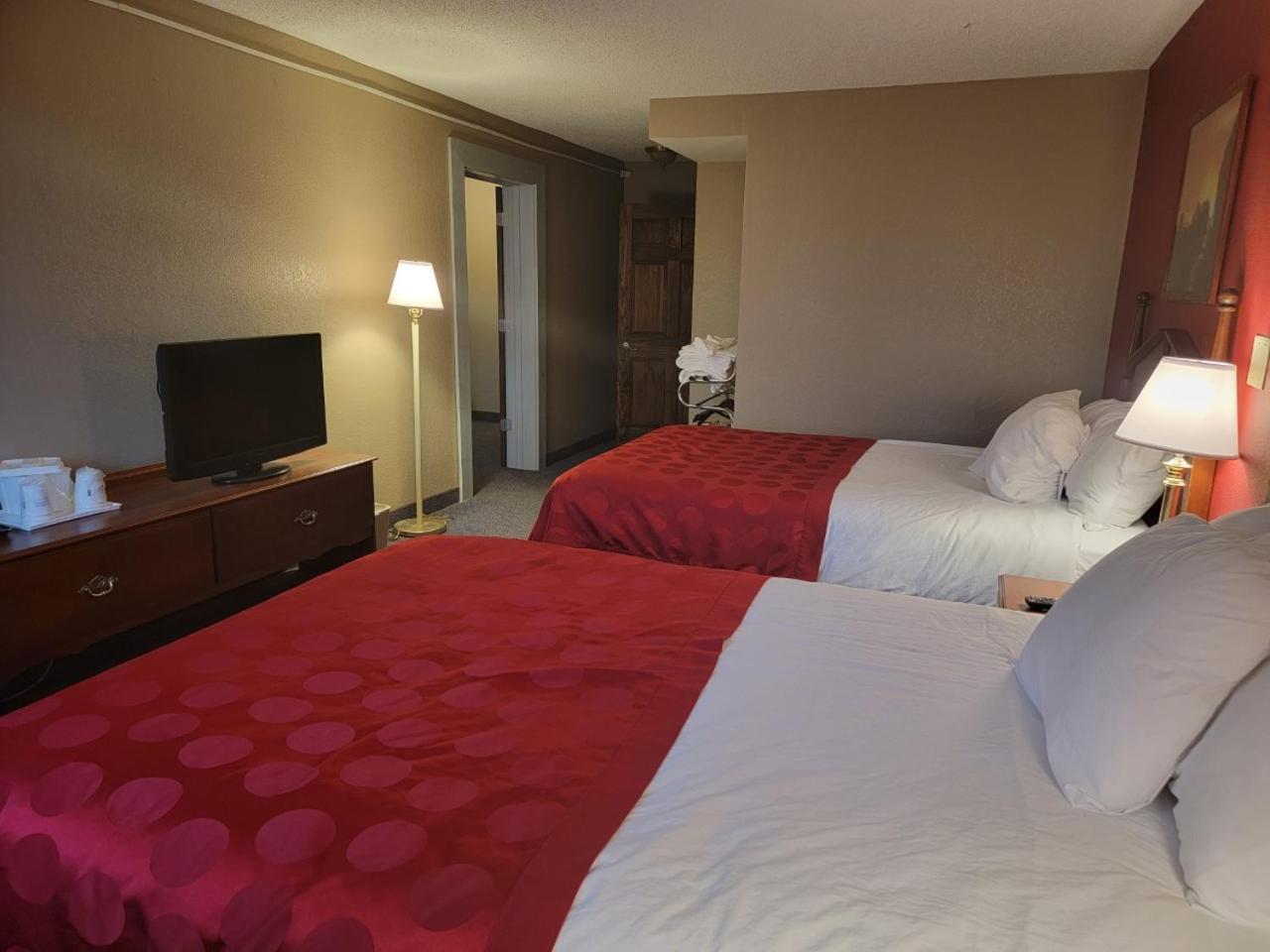 Ramada by Wyndham Angola/Fremont Area photo 46