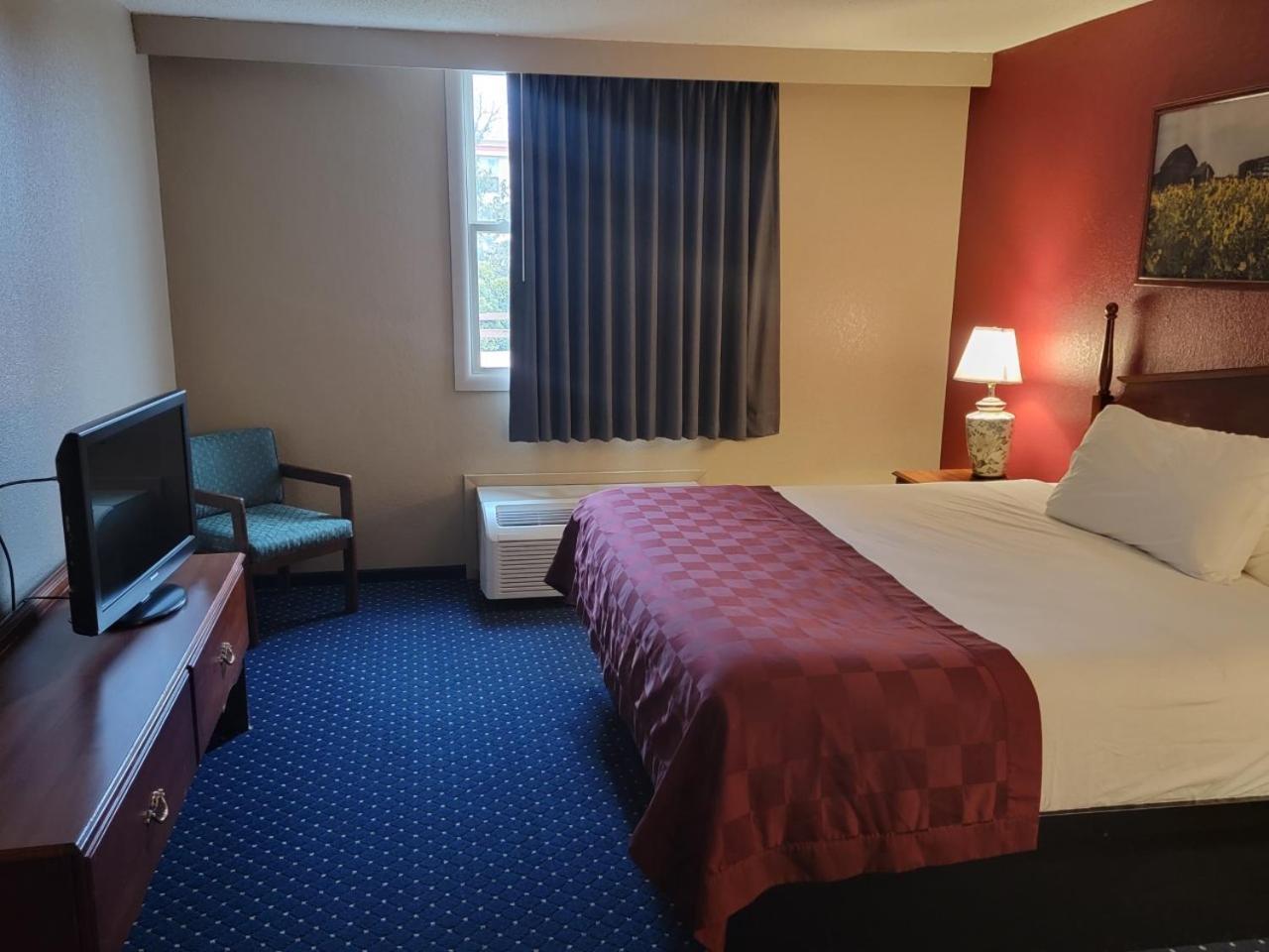 Ramada by Wyndham Angola/Fremont Area photo 54