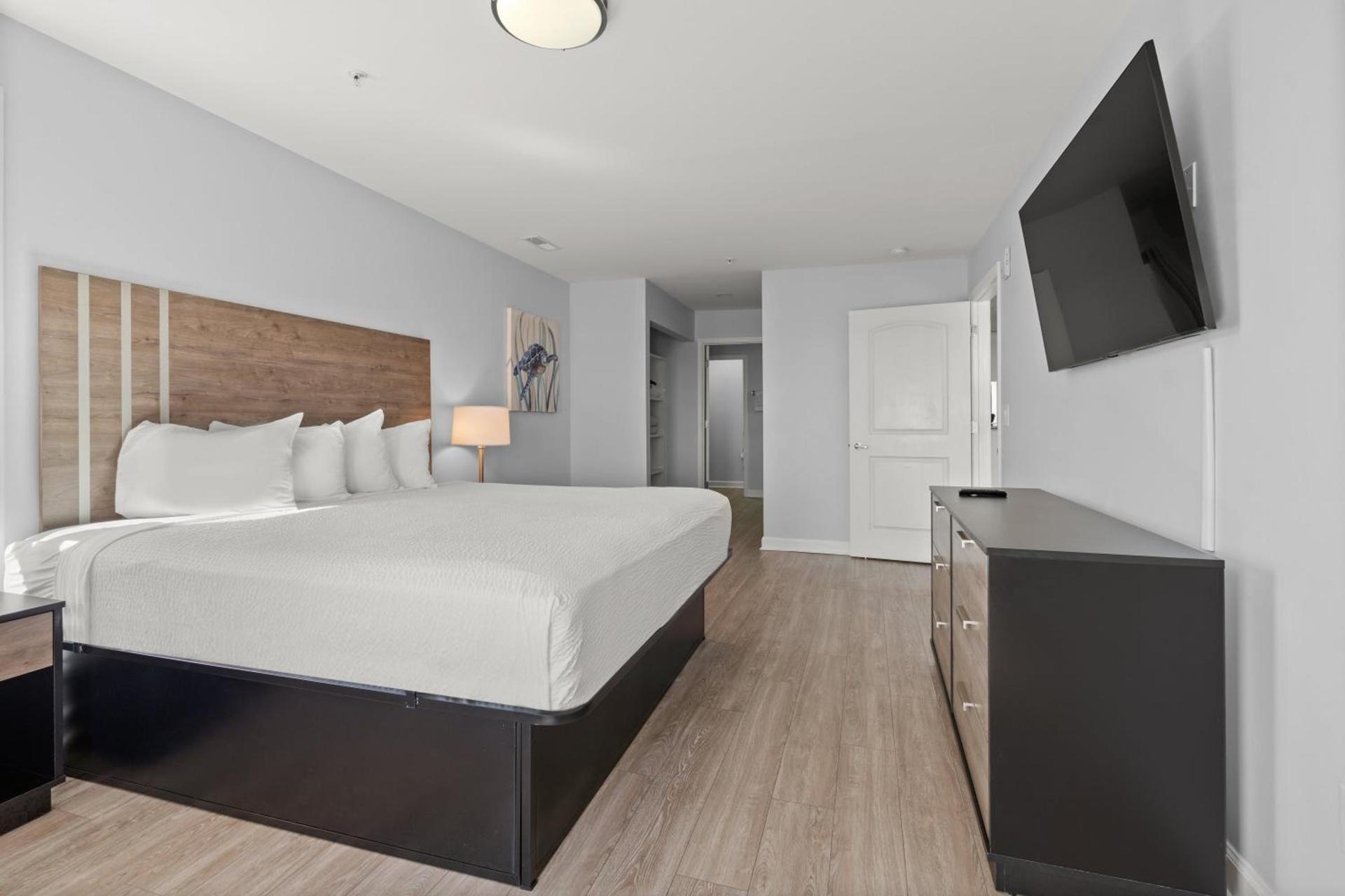 Ocean Escape Condos photo 61
