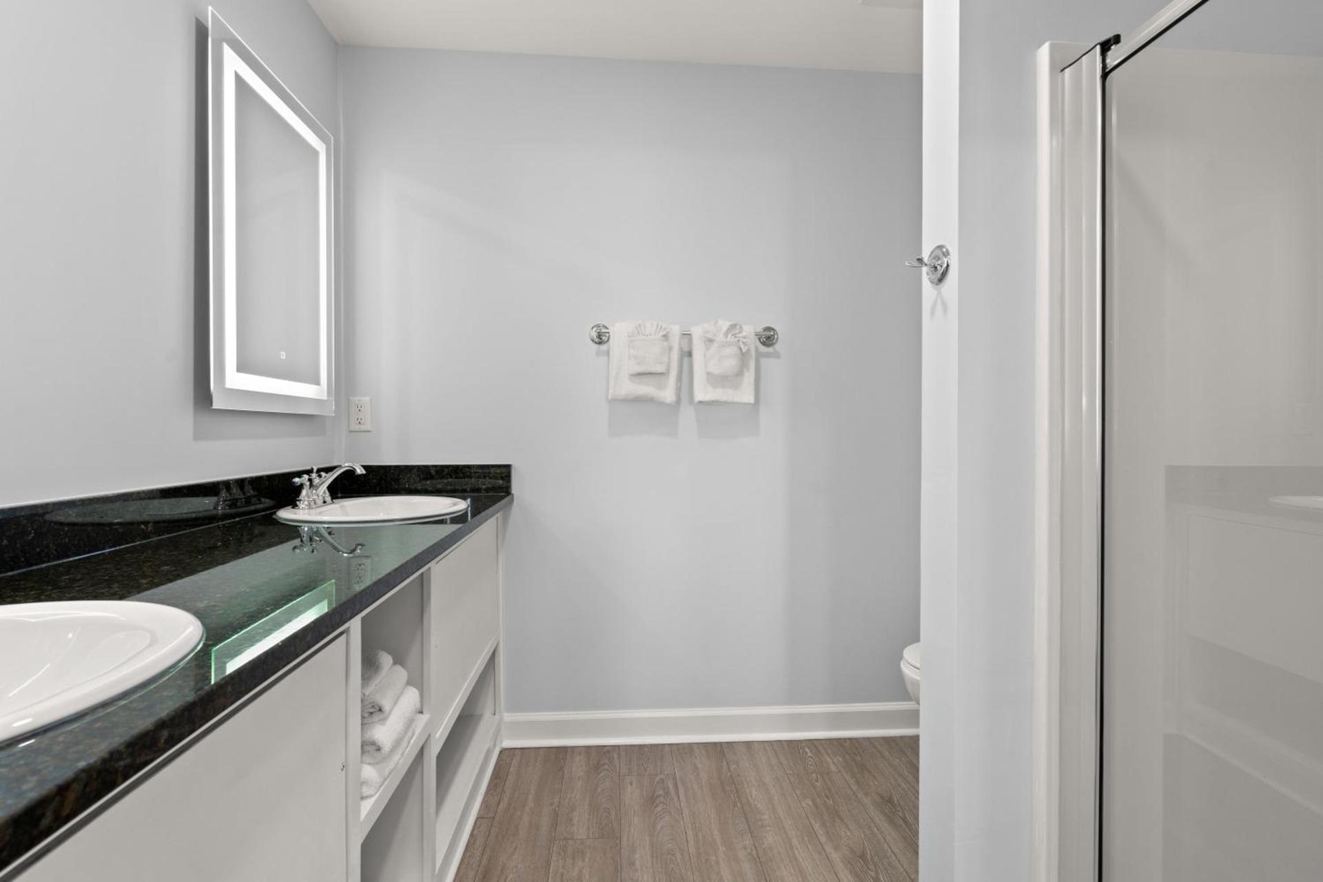 Ocean Escape Condos photo 32