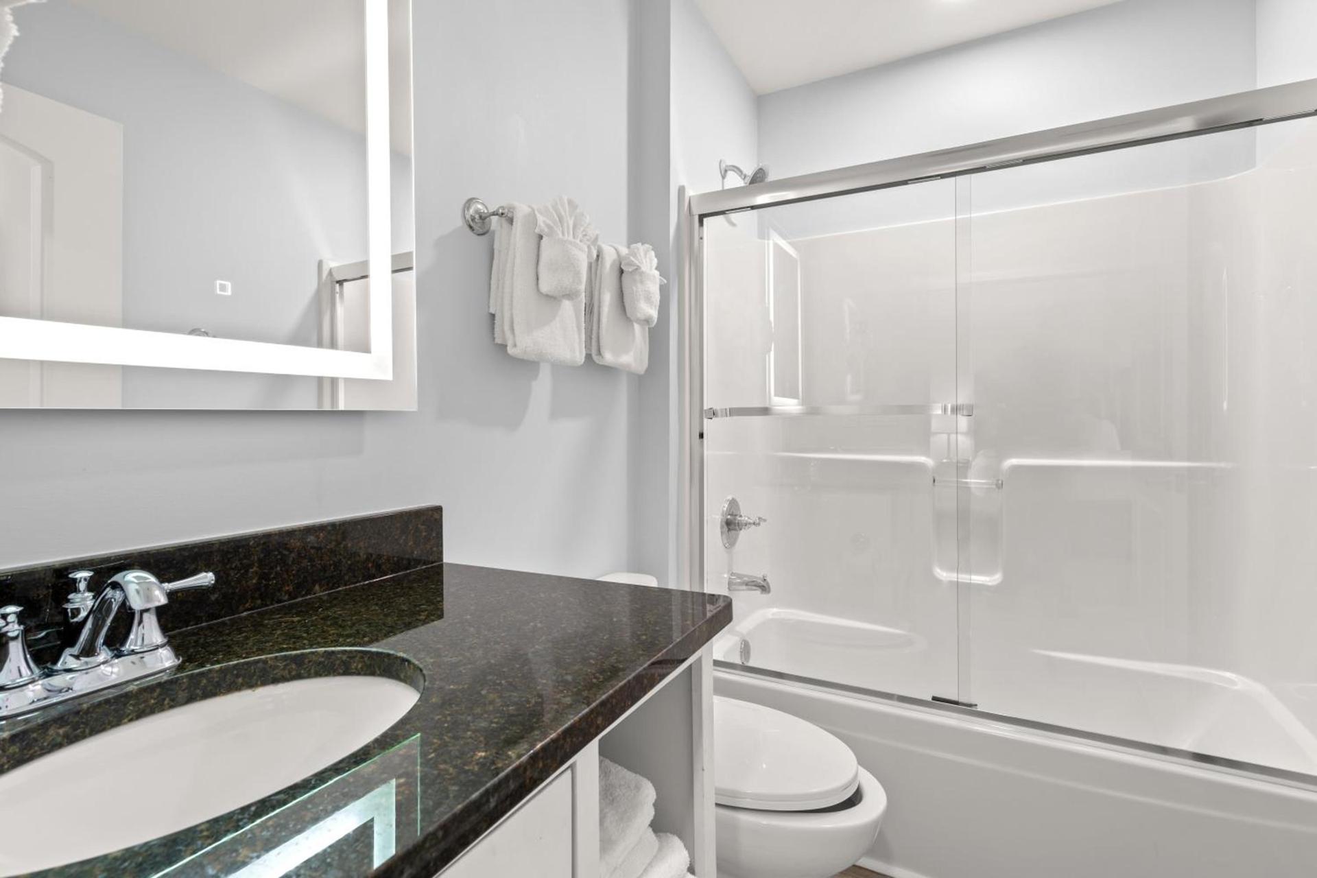 Ocean Escape Condos photo 40