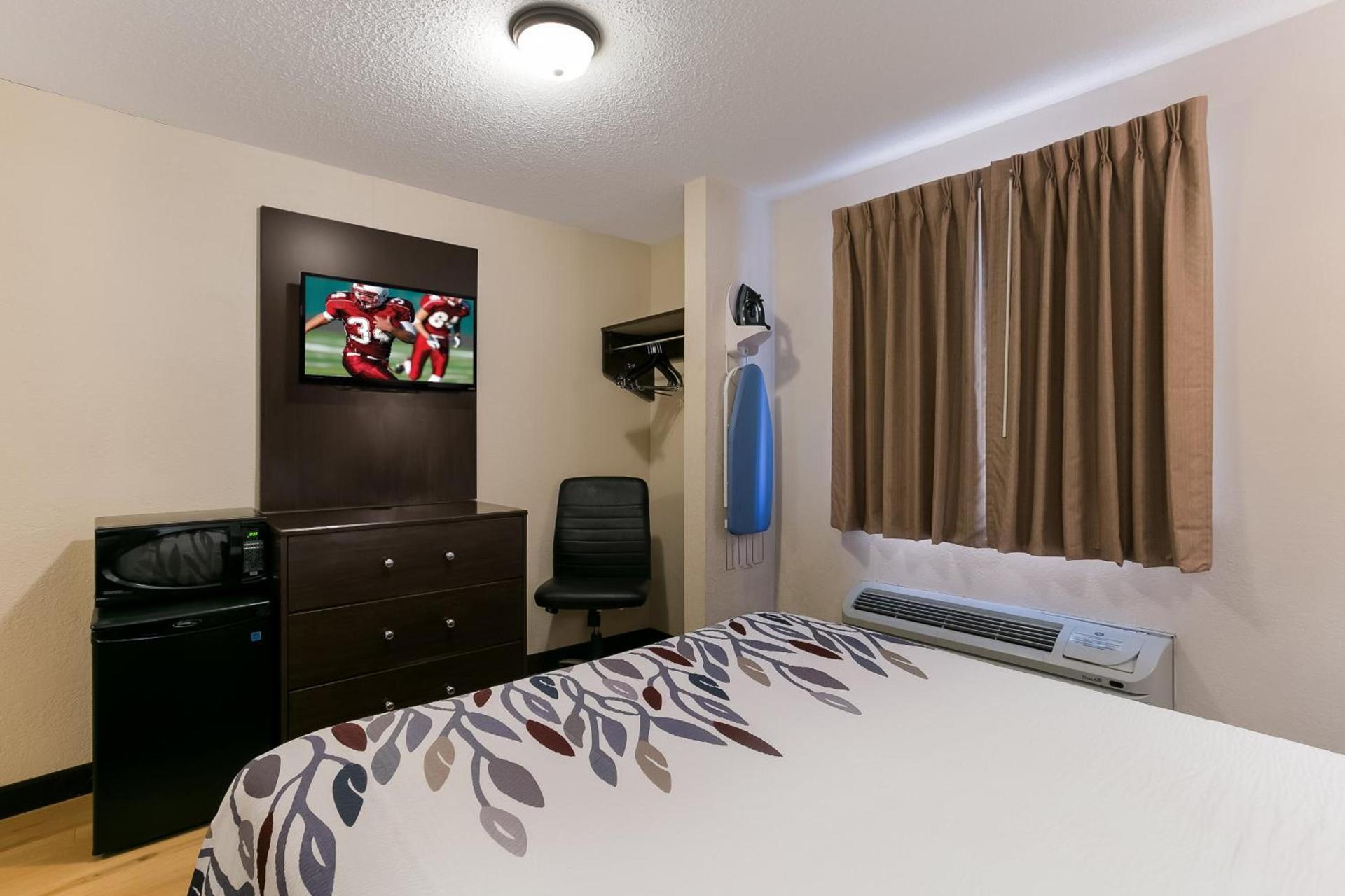 Red Roof Inn Hershey photo 14