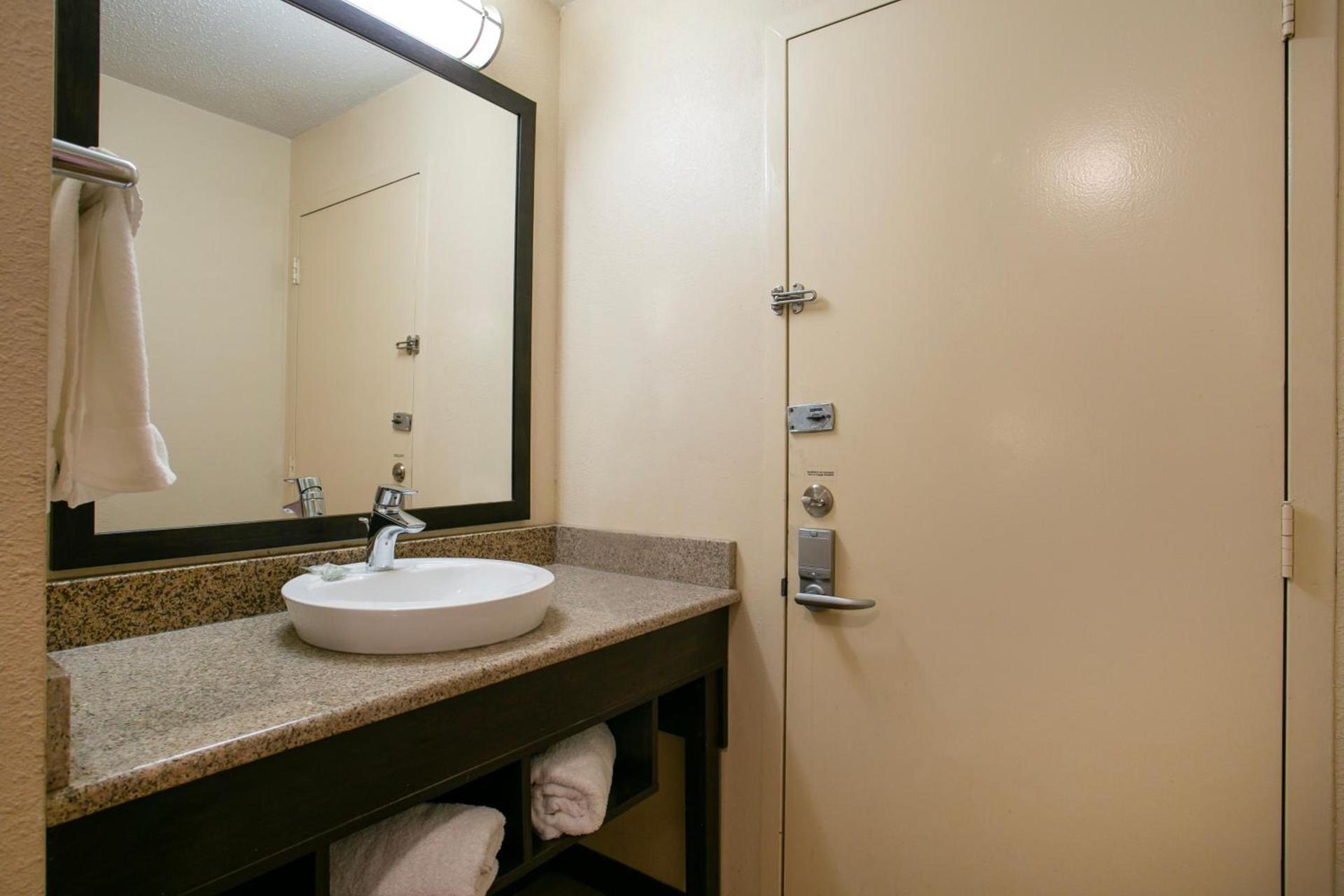 Red Roof Inn Hershey photo 17
