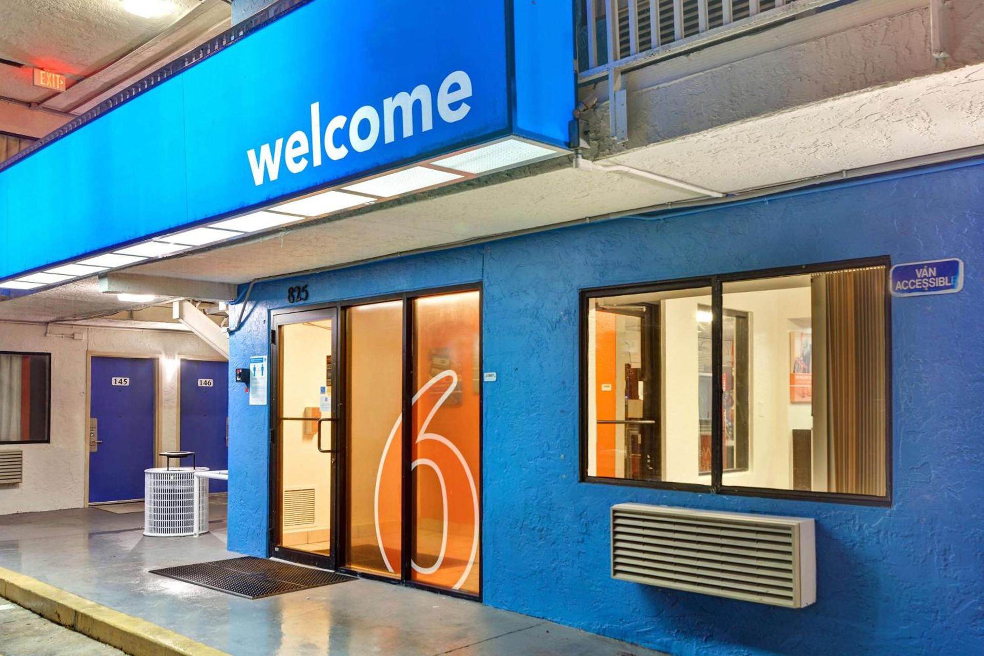 Motel 6 Dania Beach photo 13