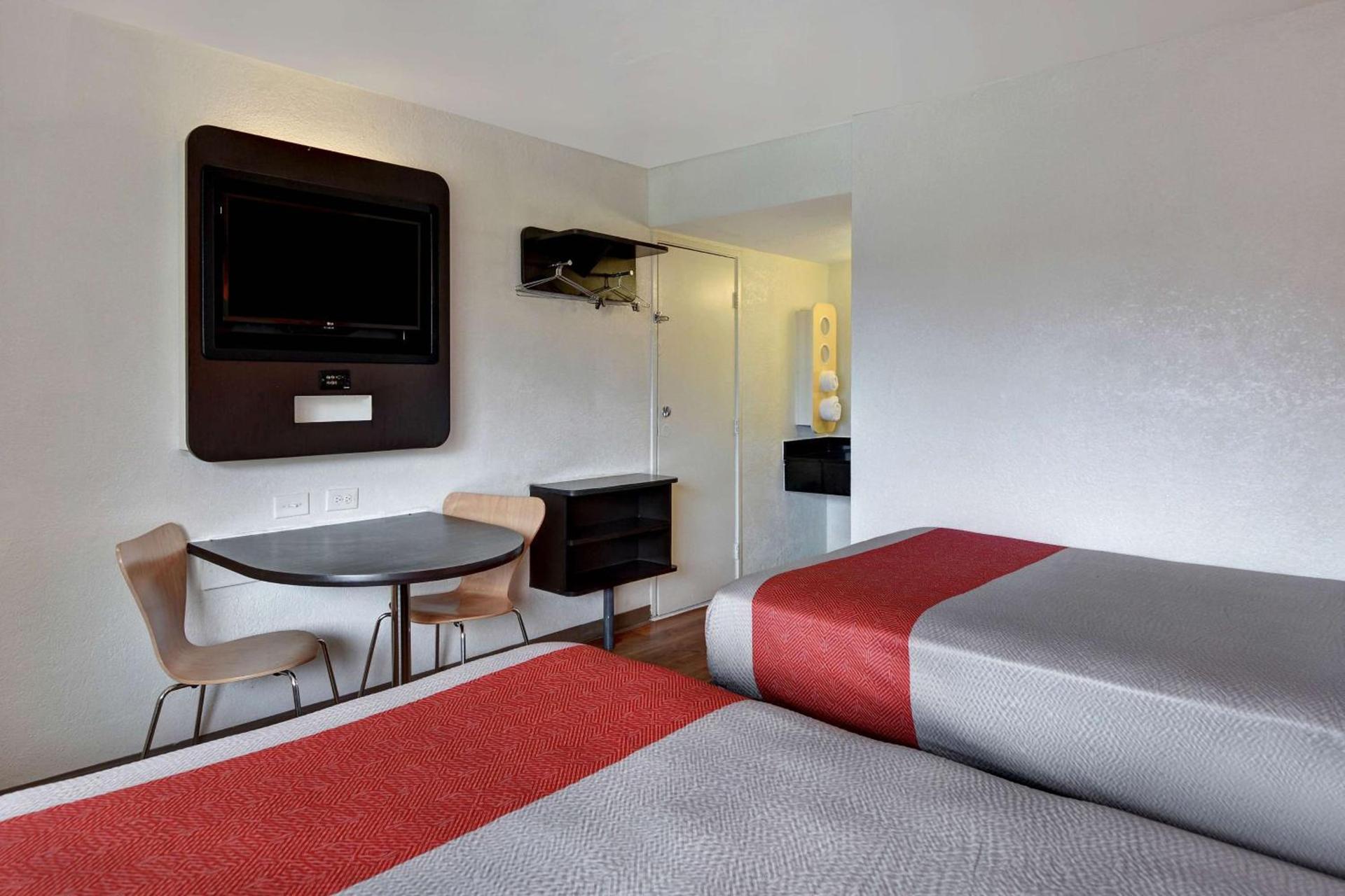Motel 6 Dania Beach photo 4
