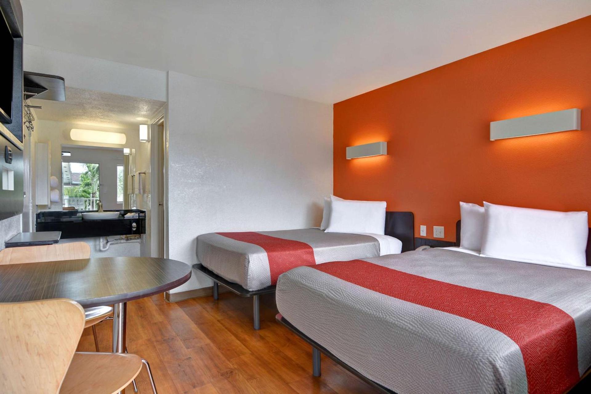 Motel 6 Dania Beach photo 19