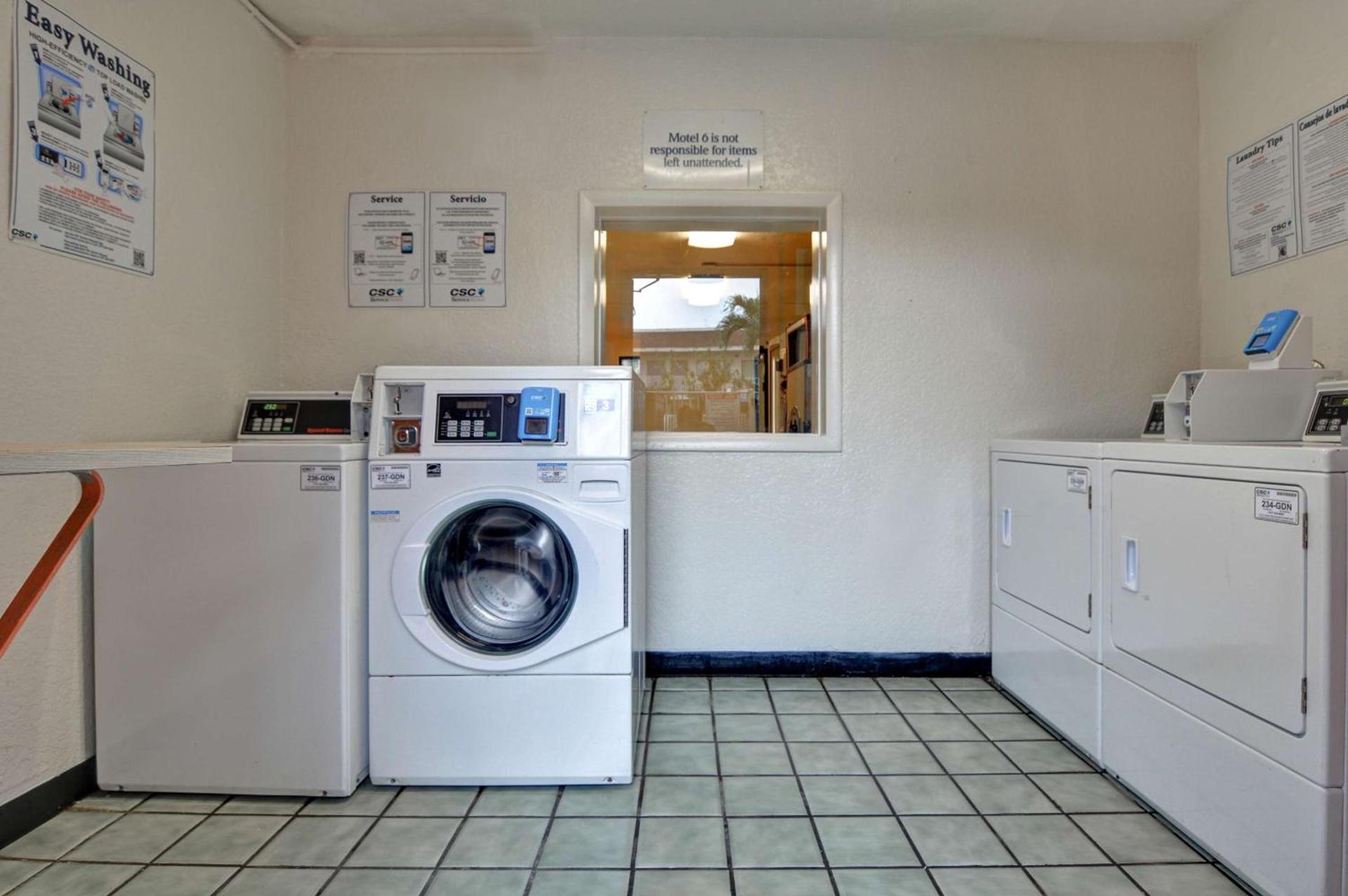 Motel 6 Dania Beach photo 9