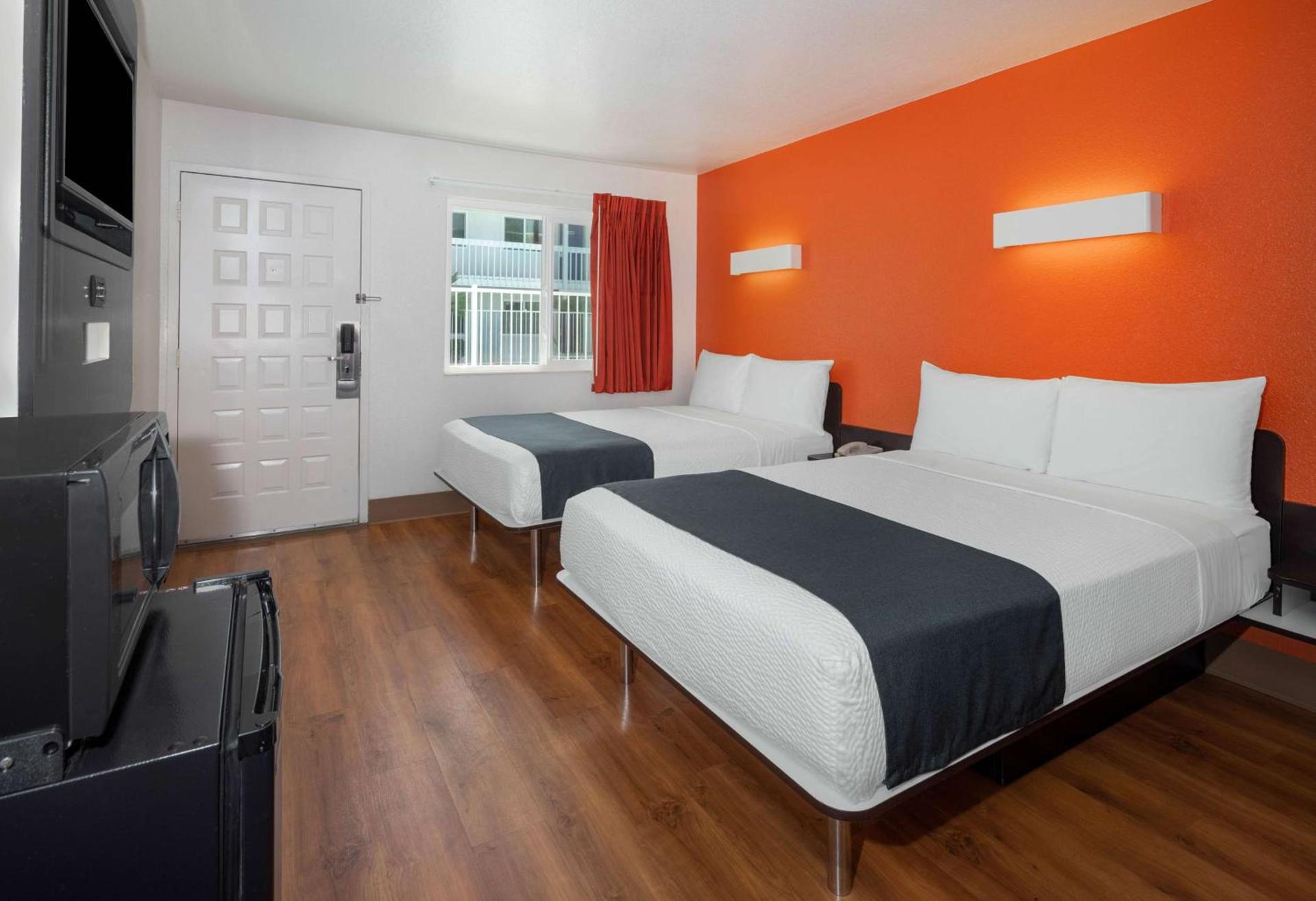 Motel 6-Carpinteria, CA - Santa Barbara - South photo 8