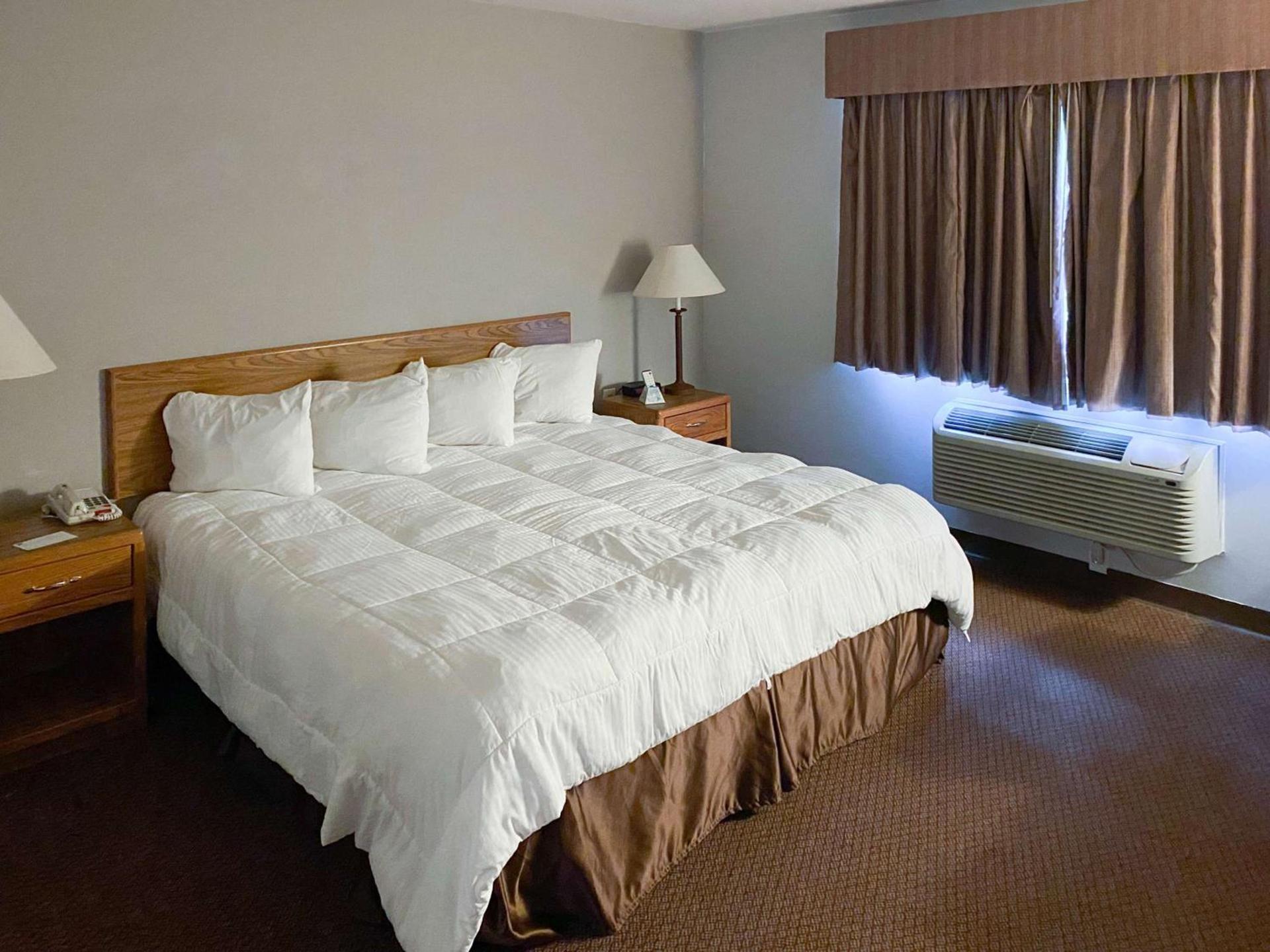 Motel 6 Norway MI photo 7