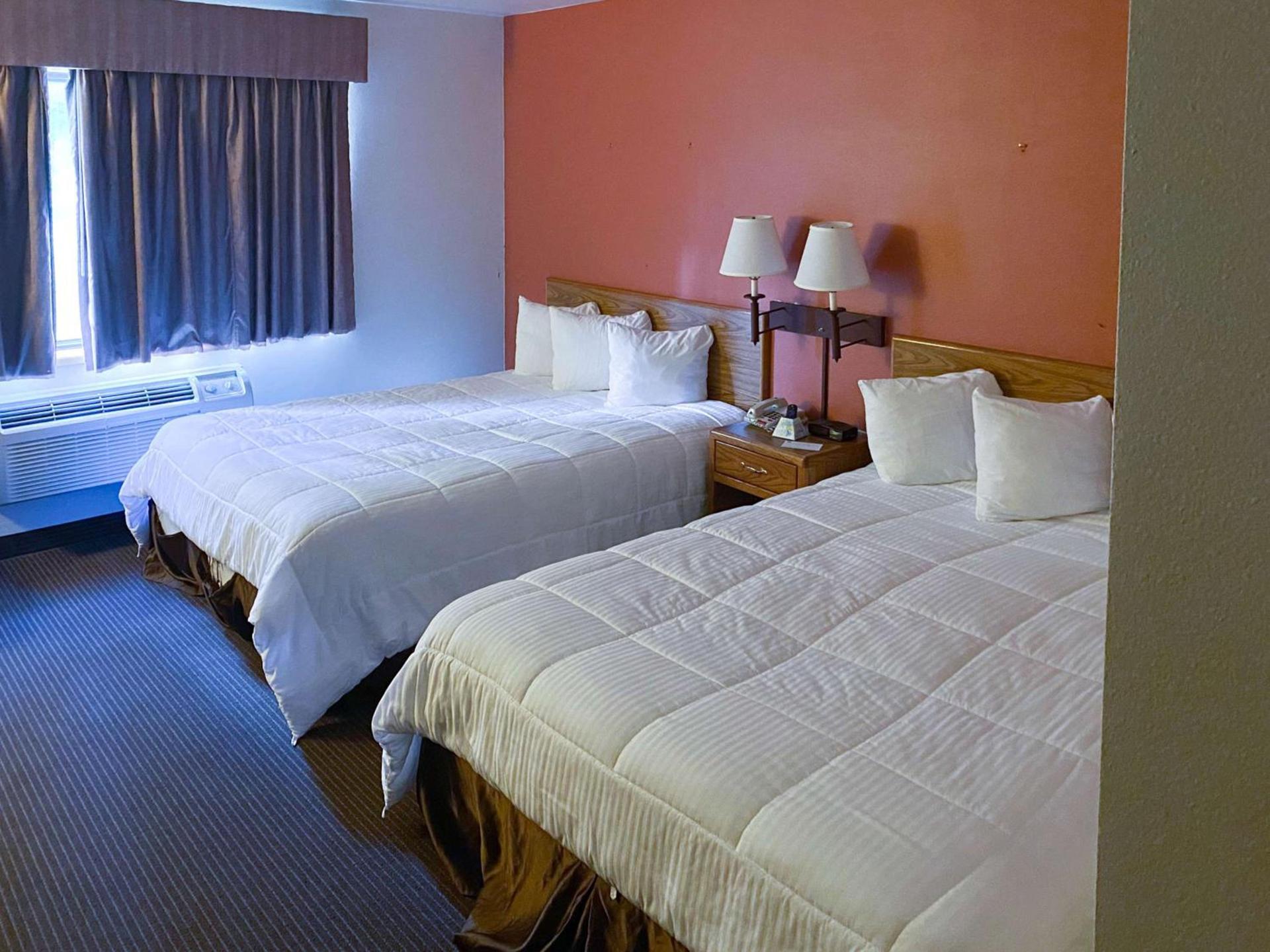 Motel 6 Norway MI photo 11