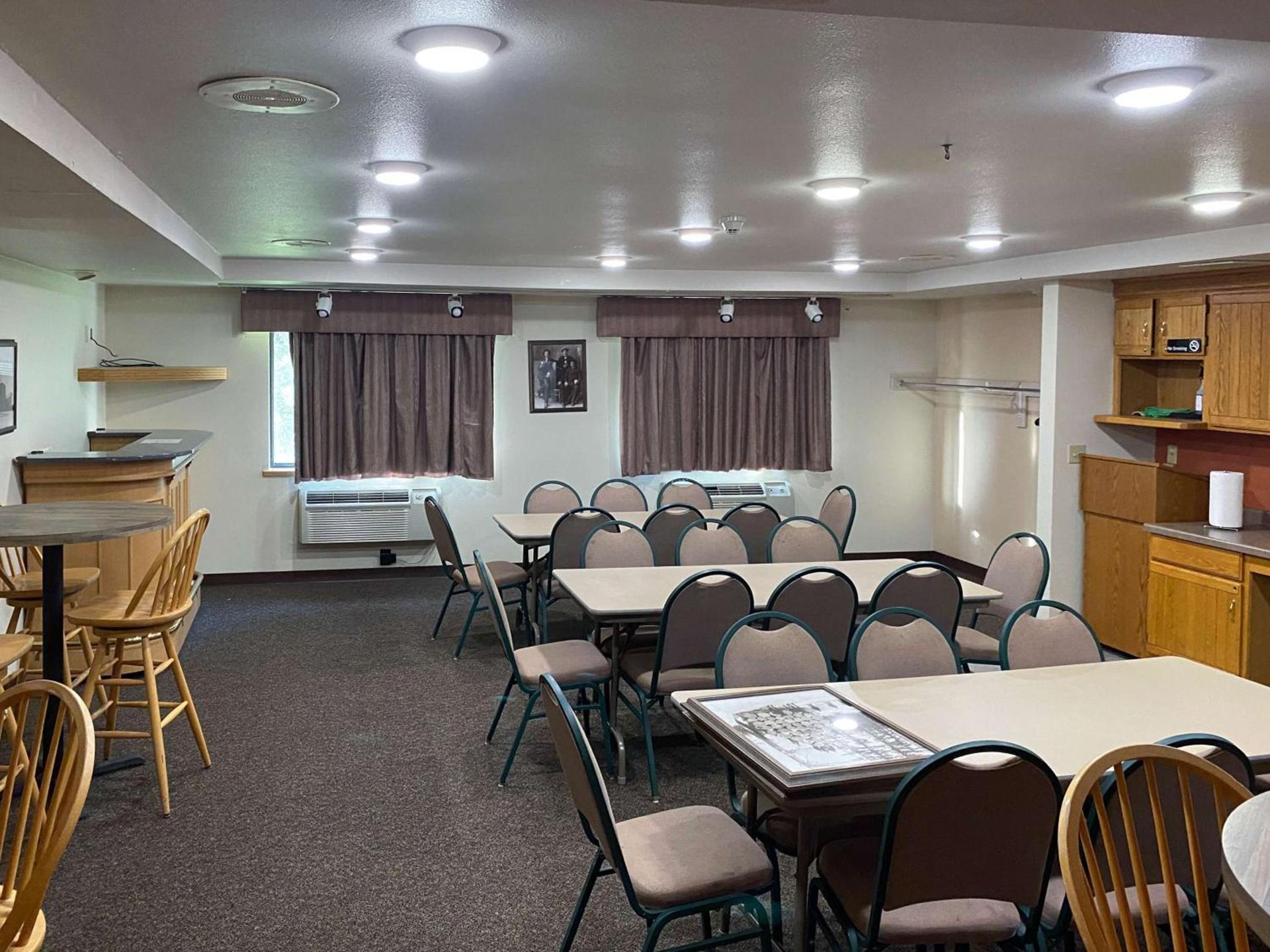 Motel 6 Norway MI photo 18