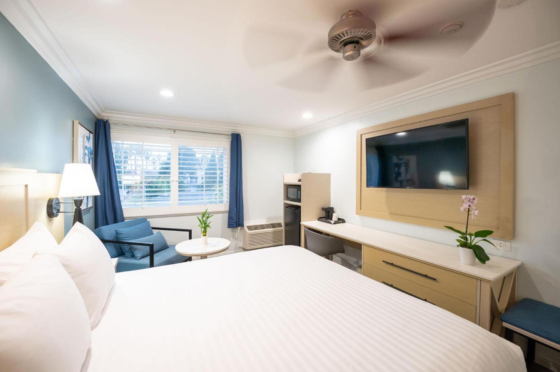 Ramada by Wyndham Redondo Beach photo 25