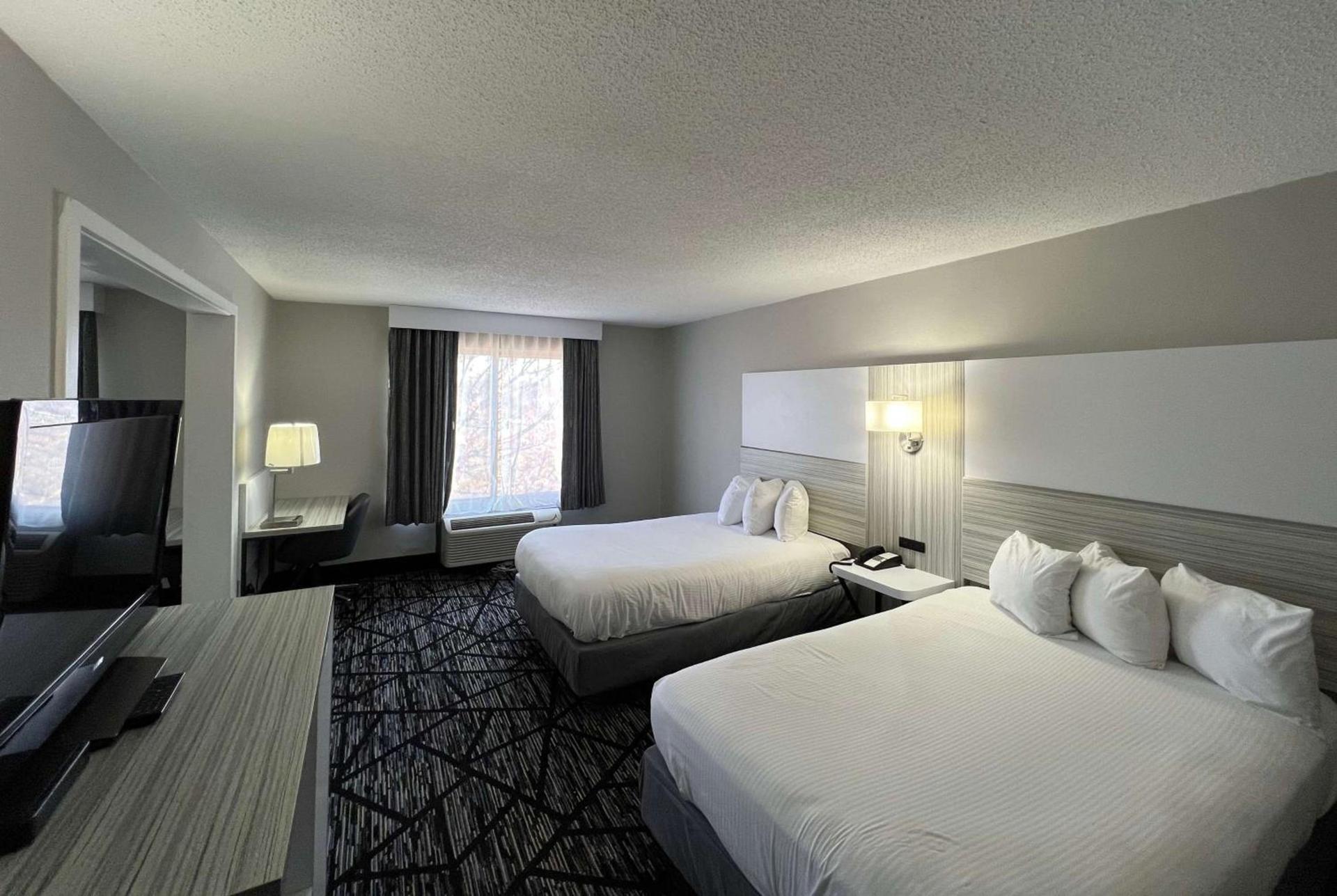 Baymont by Wyndham Peoria photo 14