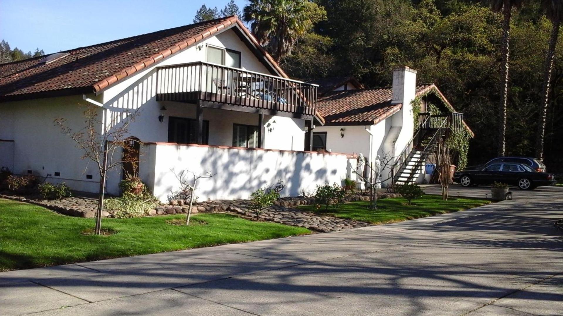 Spanish Villa Inn photo 27