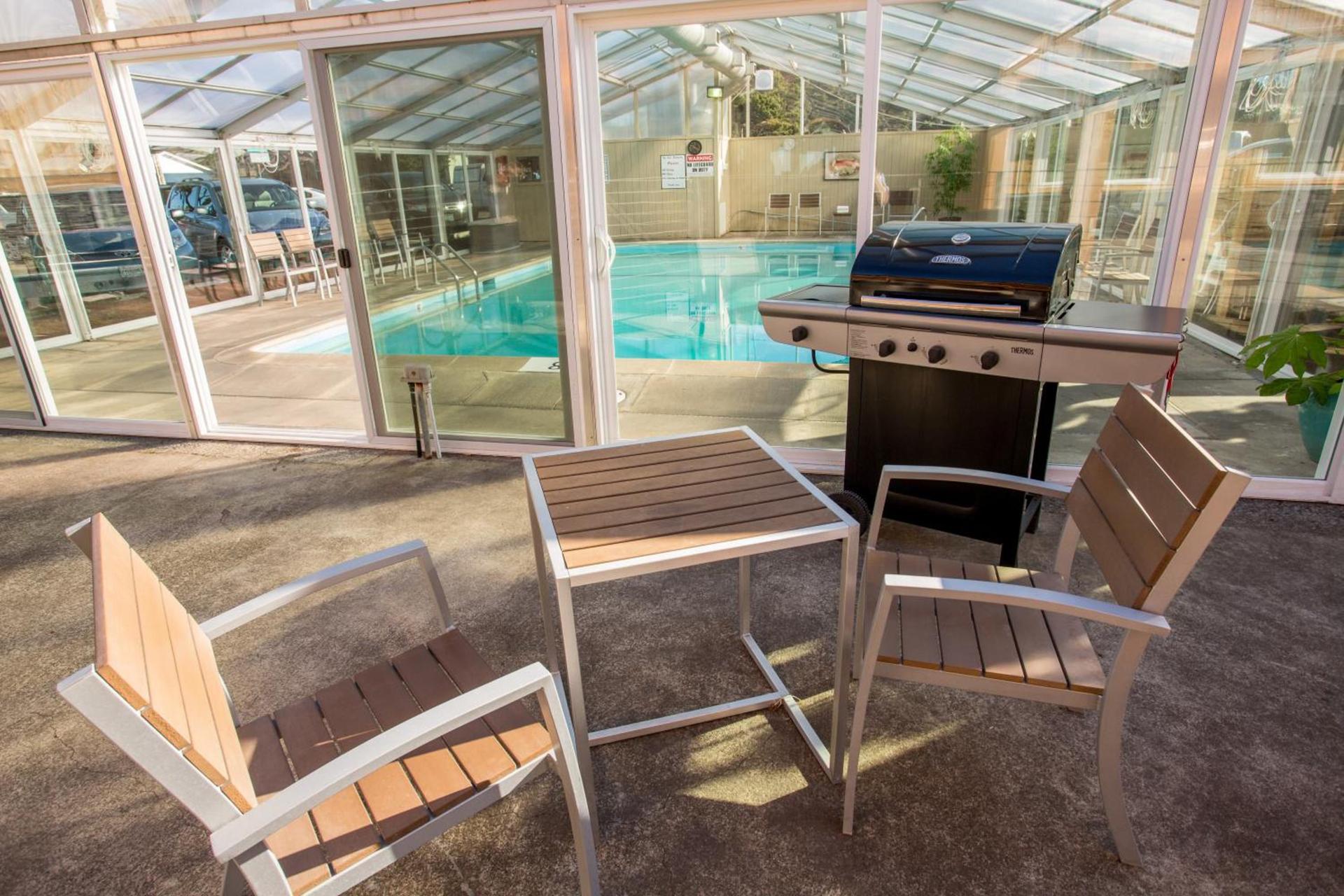 Pelican Shores Inn photo 28